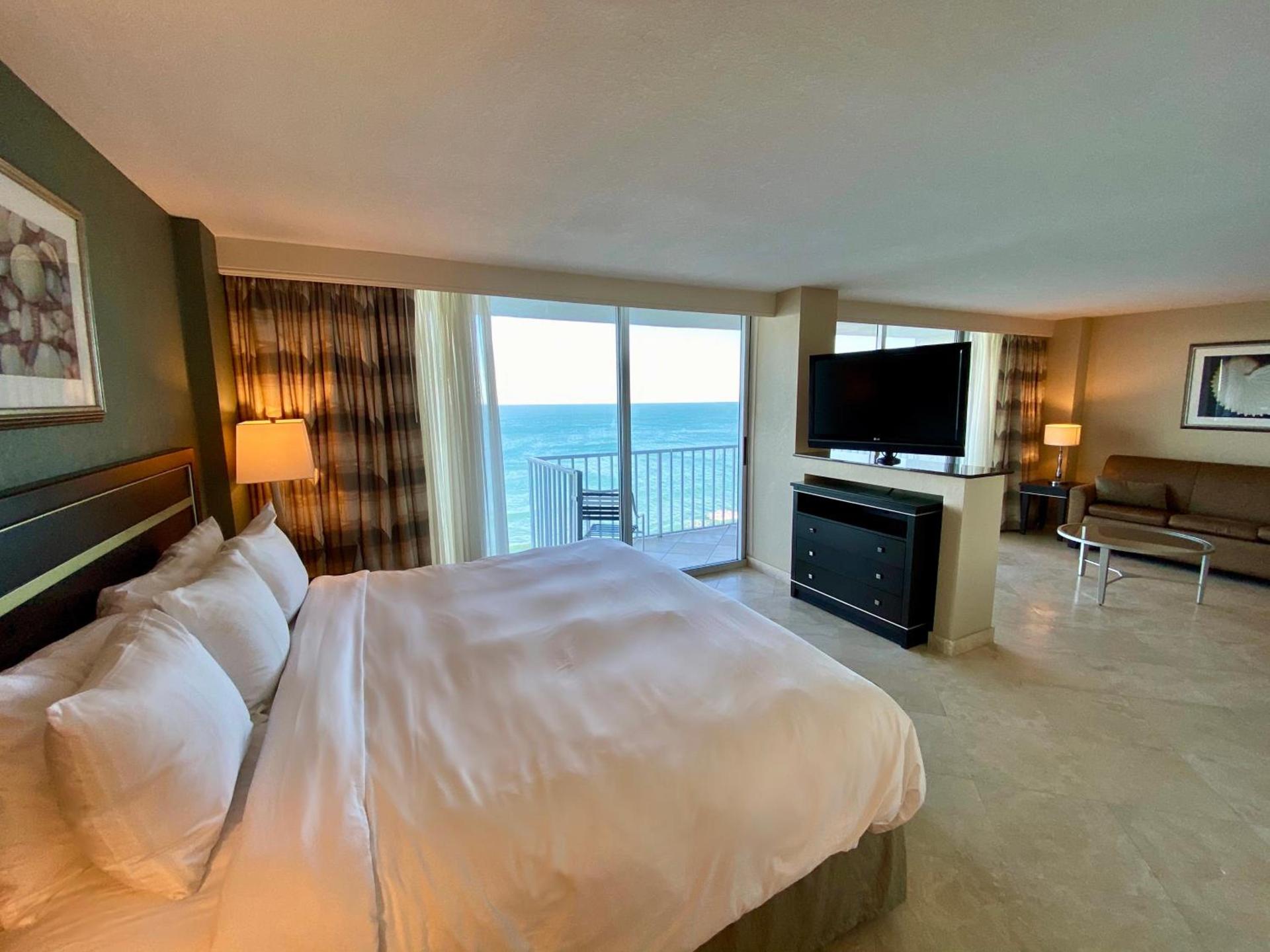 Radisson Suite Hotel Oceanfront photo 55