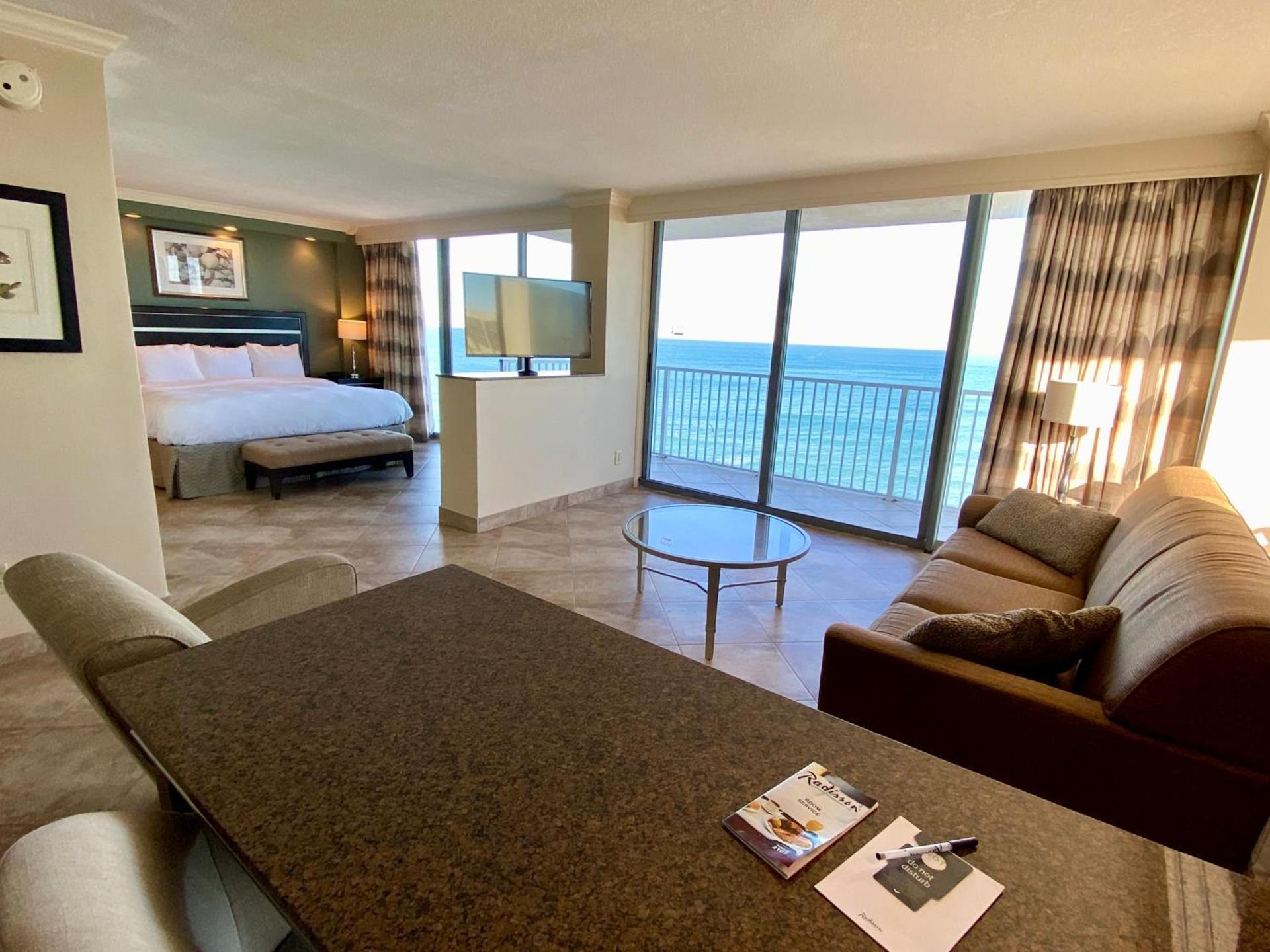 Radisson Suite Hotel Oceanfront photo 50