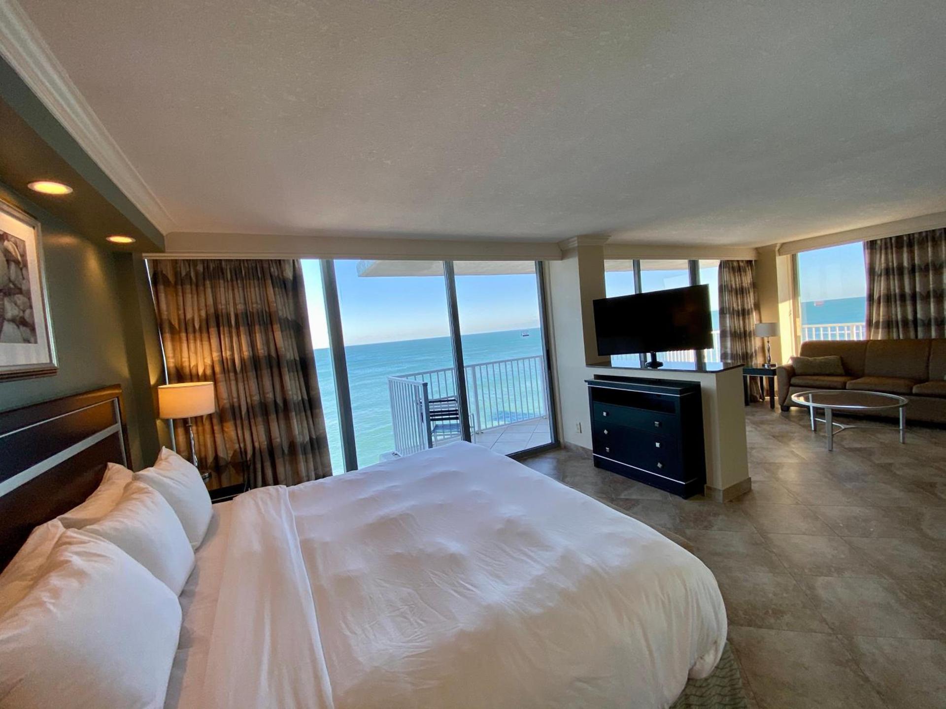 Radisson Suite Hotel Oceanfront photo 40