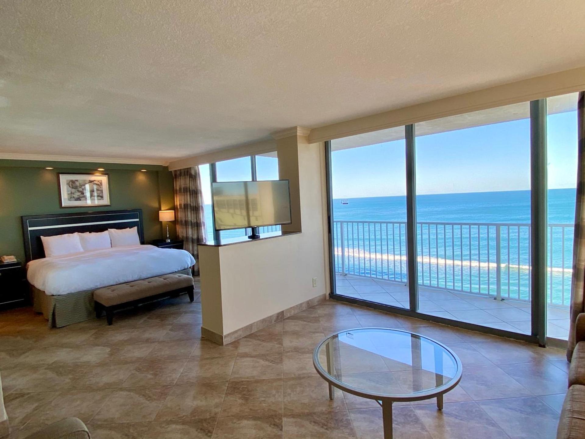 Radisson Suite Hotel Oceanfront photo 49