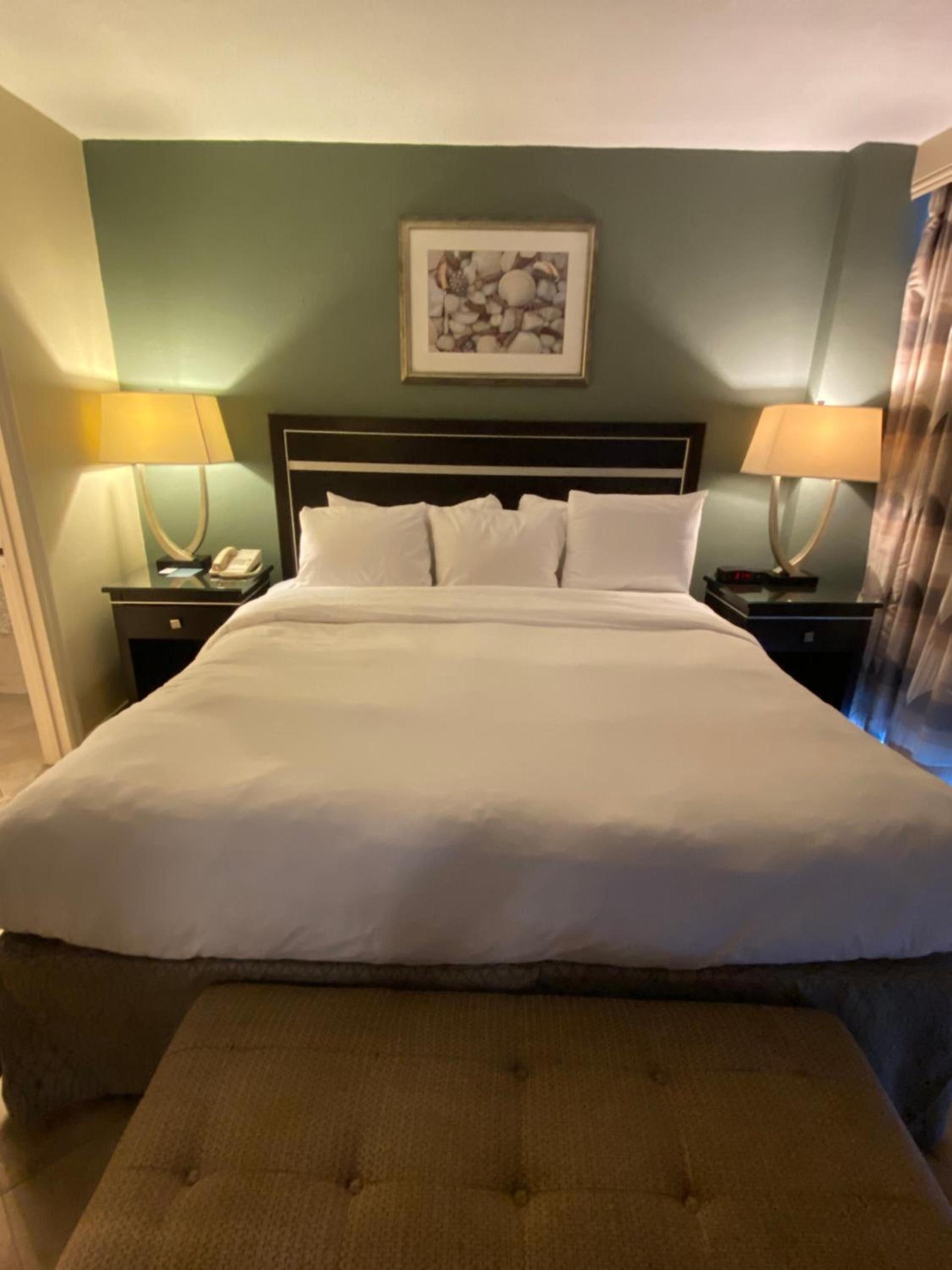 Radisson Suite Hotel Oceanfront photo 47