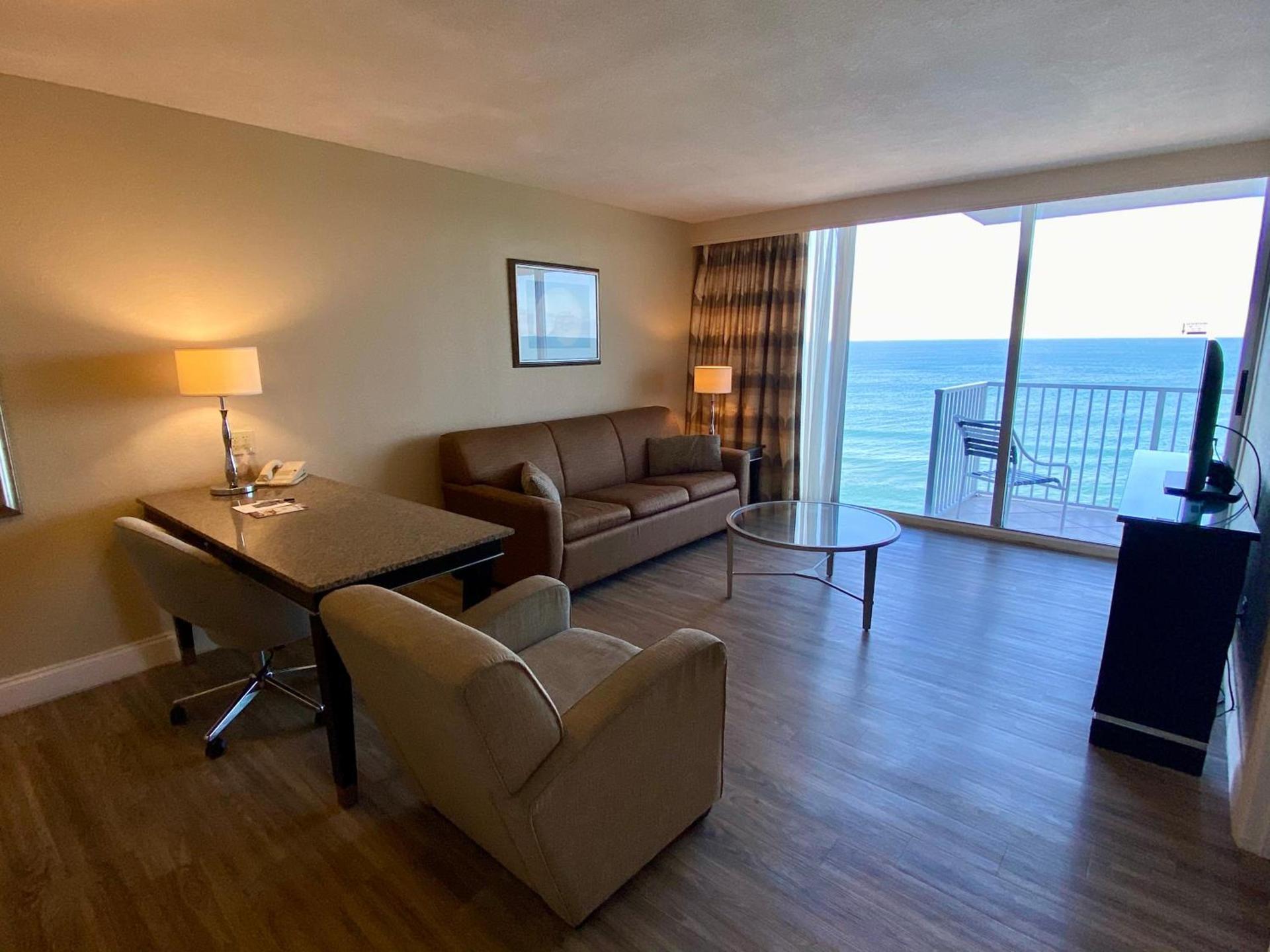 Radisson Suite Hotel Oceanfront photo 43
