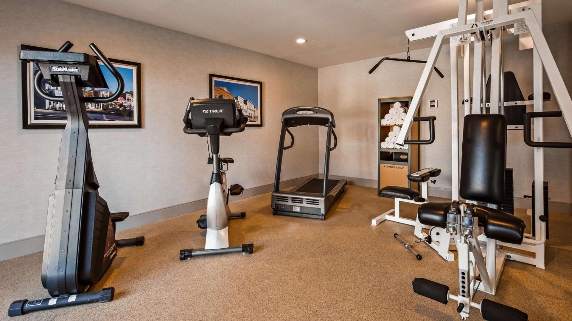 Best Western Cedar Inn & Suites photo 7