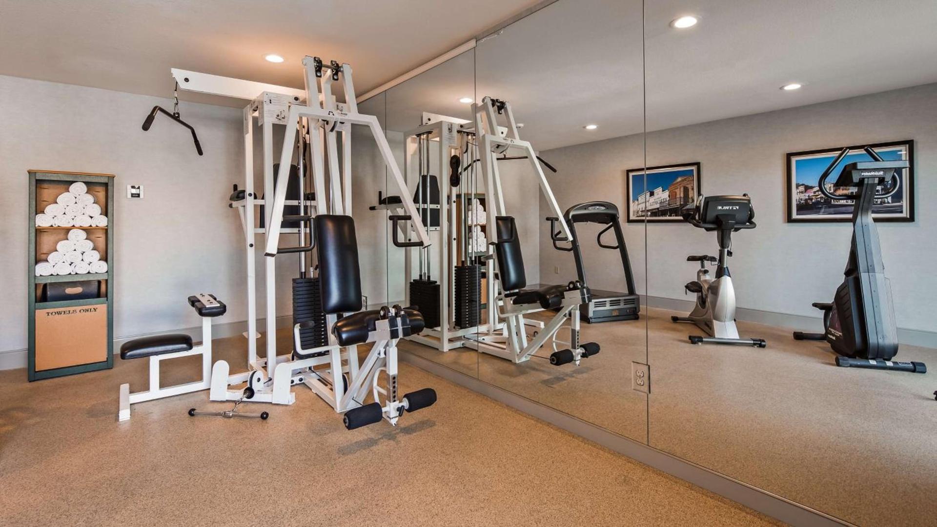 Best Western Cedar Inn & Suites photo 4