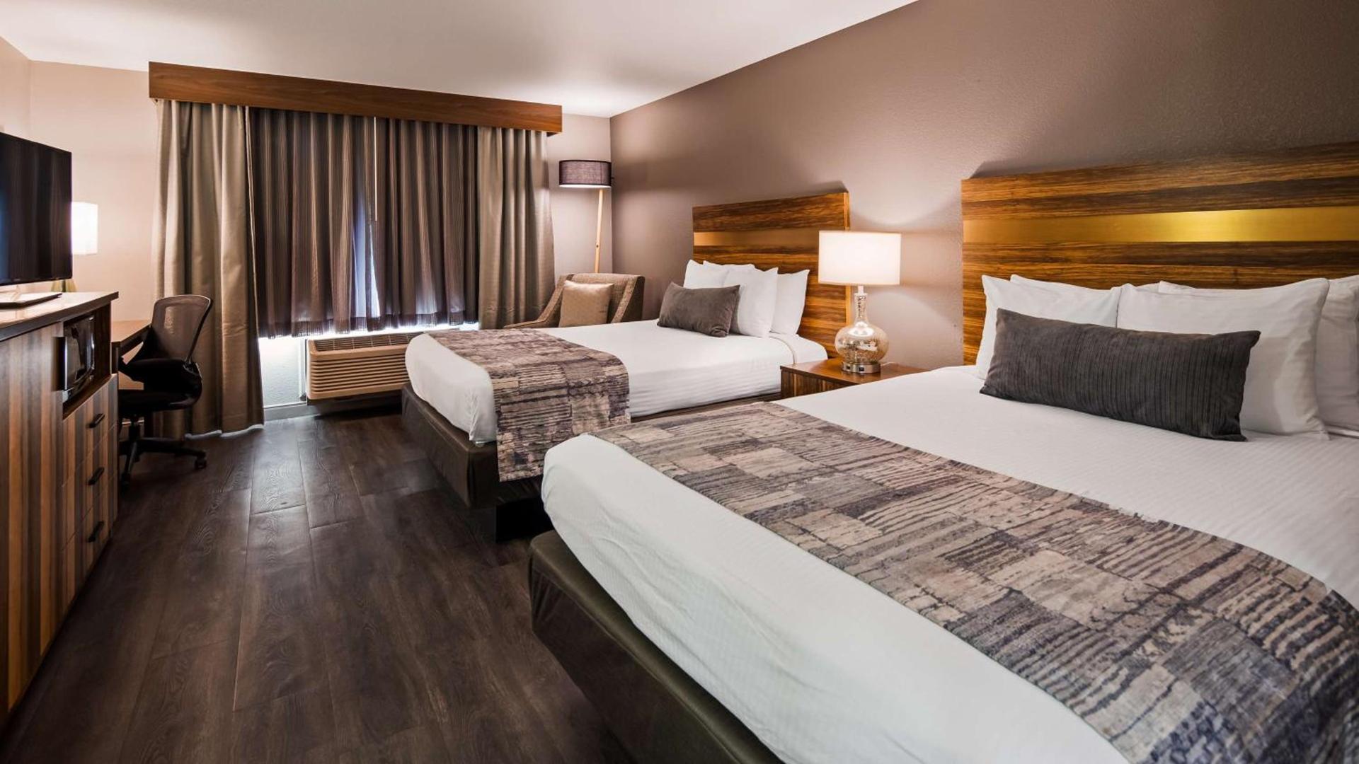 Best Western Cedar Inn & Suites photo 12