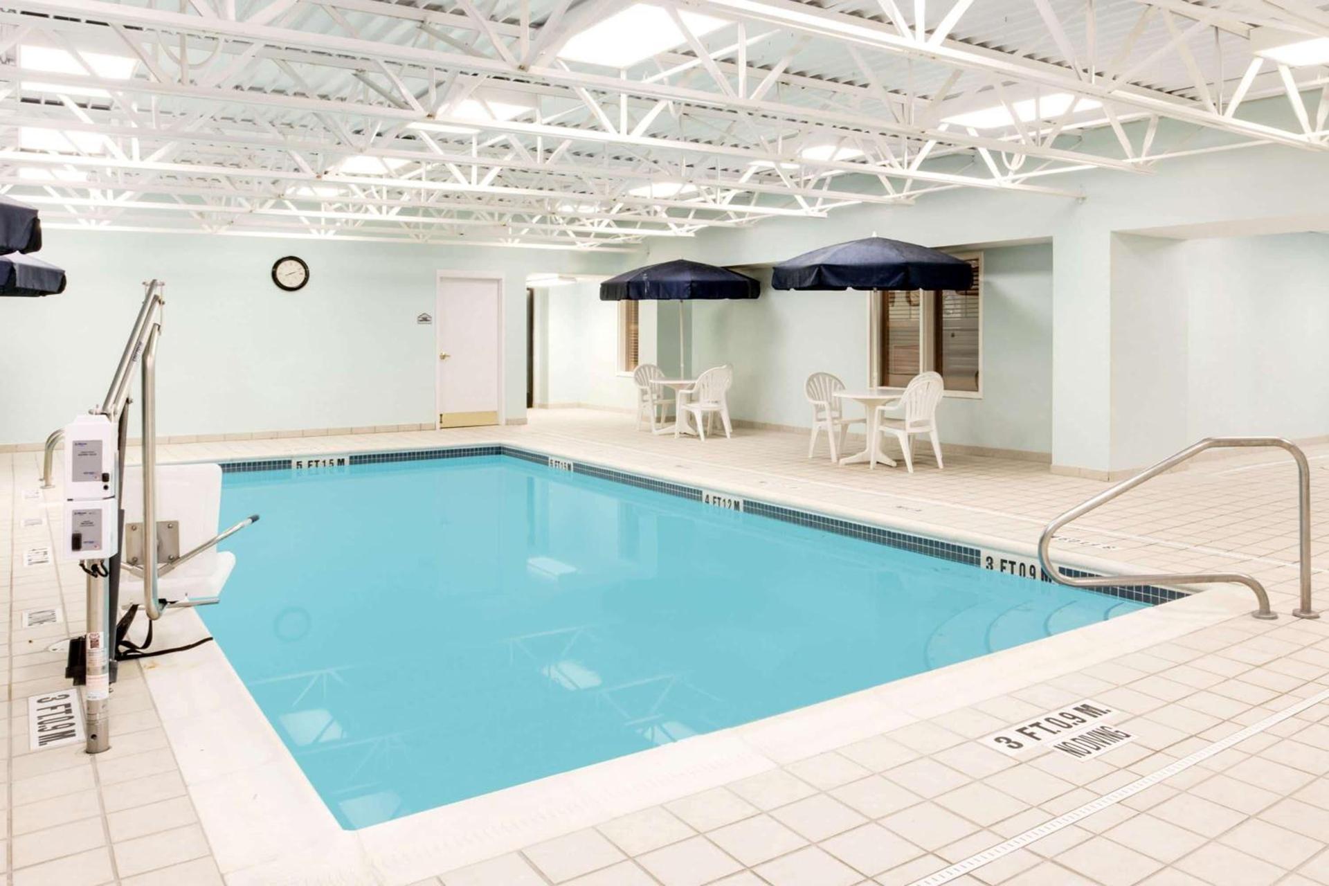 Wingate by Wyndham Bridgeport Clarksburg photo 8