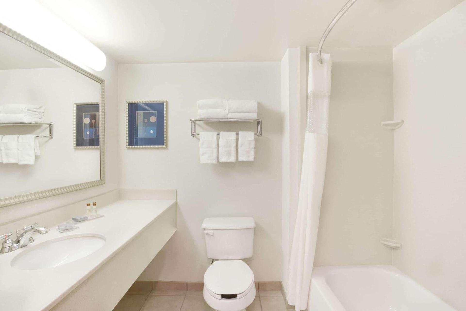 Wingate by Wyndham Bridgeport Clarksburg photo 13