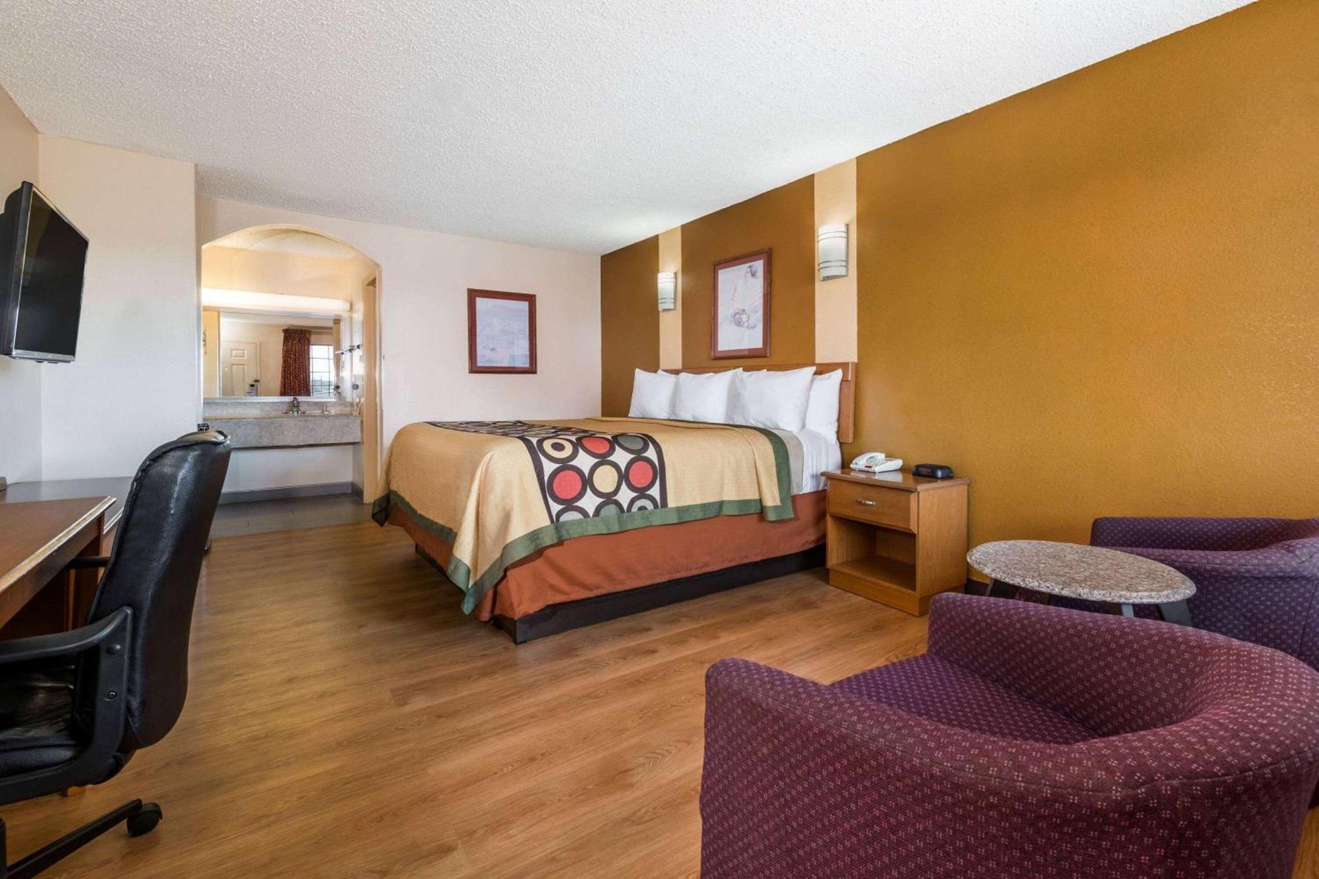 Super 8 by Wyndham Waco/Mall area TX photo 7