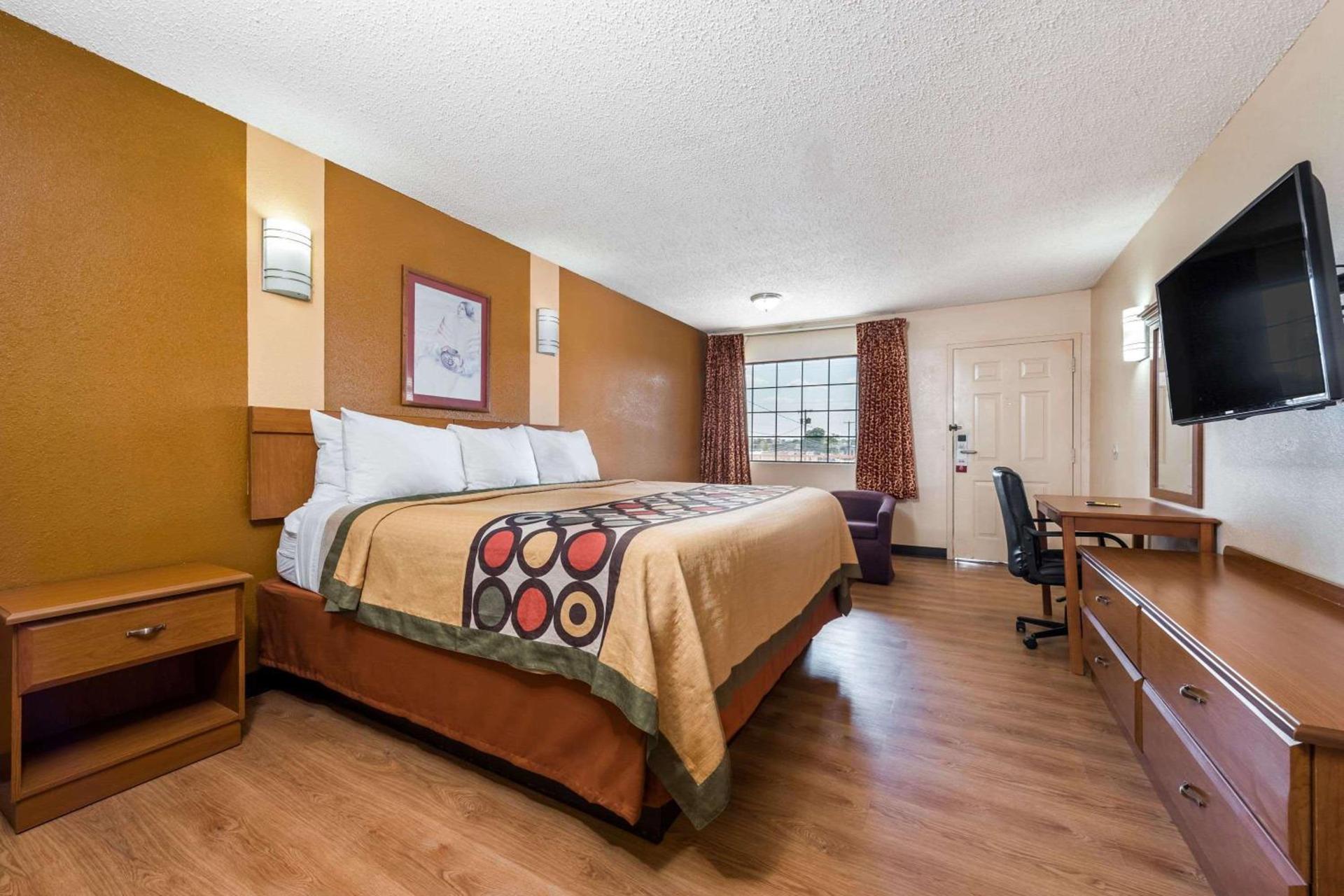 Super 8 by Wyndham Waco/Mall area TX photo 11
