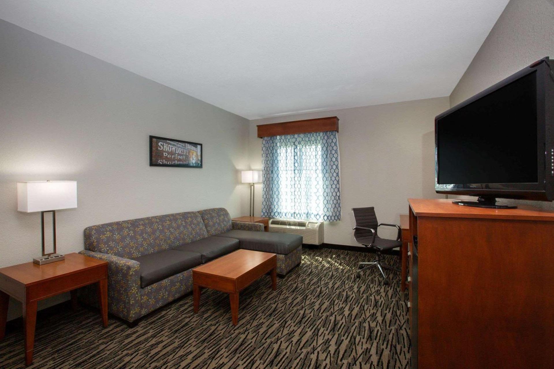 La Quinta by Wyndham Tupelo photo 27