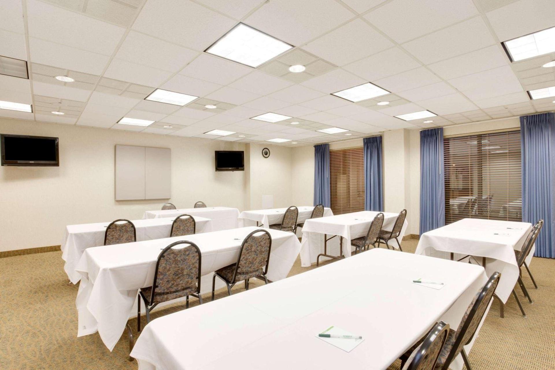Wingate by Wyndham Bridgeport Clarksburg photo 31