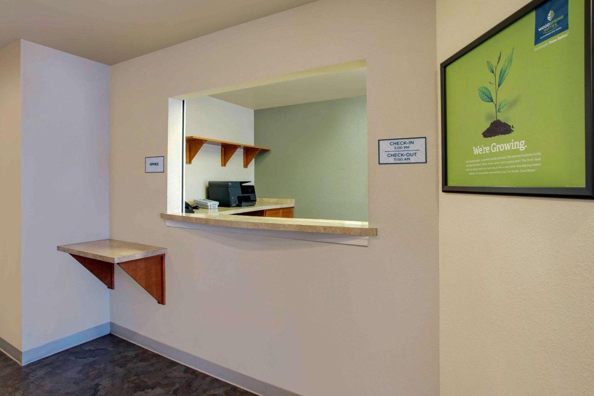 WoodSpring Suites Washington DC Andrews AFB photo 5