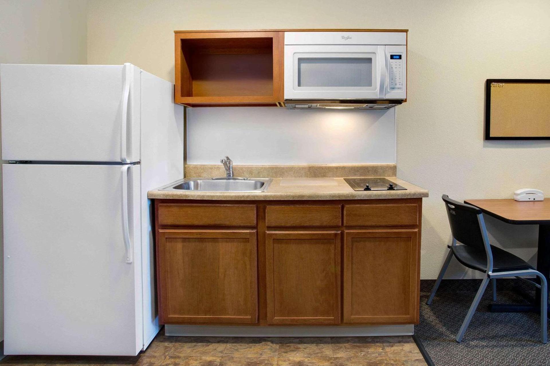 WoodSpring Suites Washington DC Andrews AFB photo 8