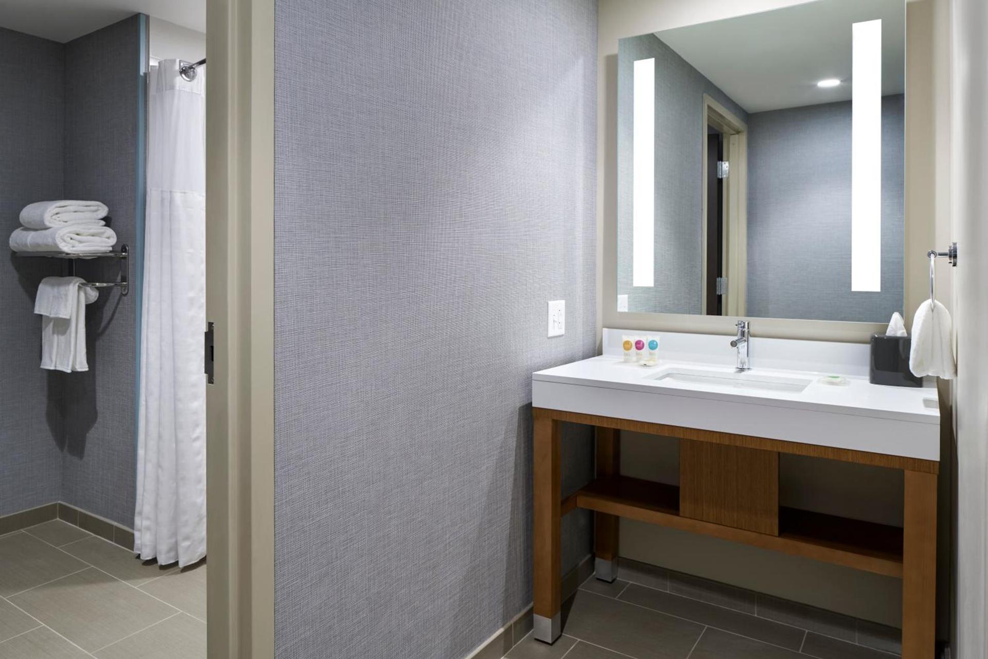 Hyatt Place Wilmington Riverfront photo 8