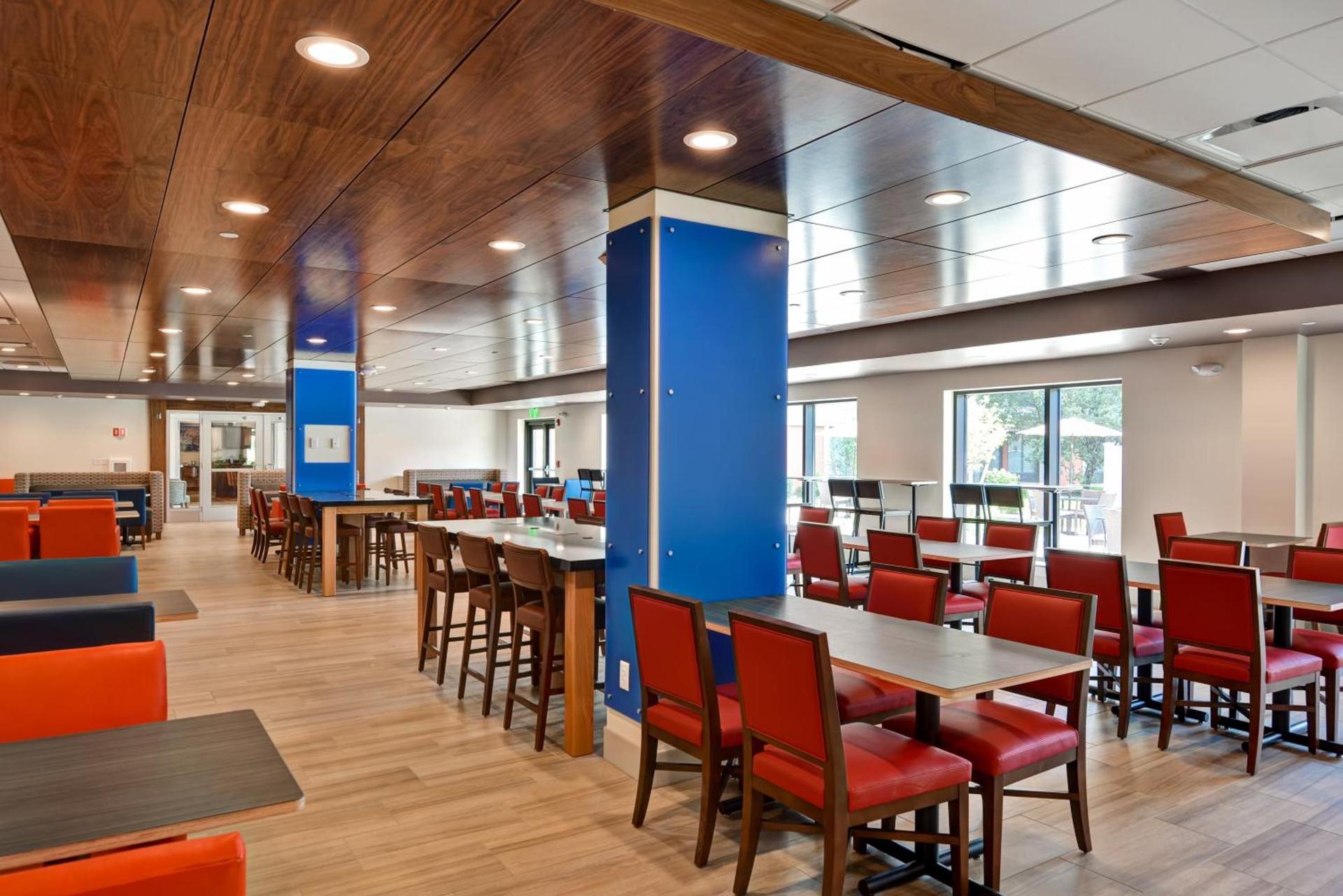 Holiday Inn Express Boston by IHG photo 13