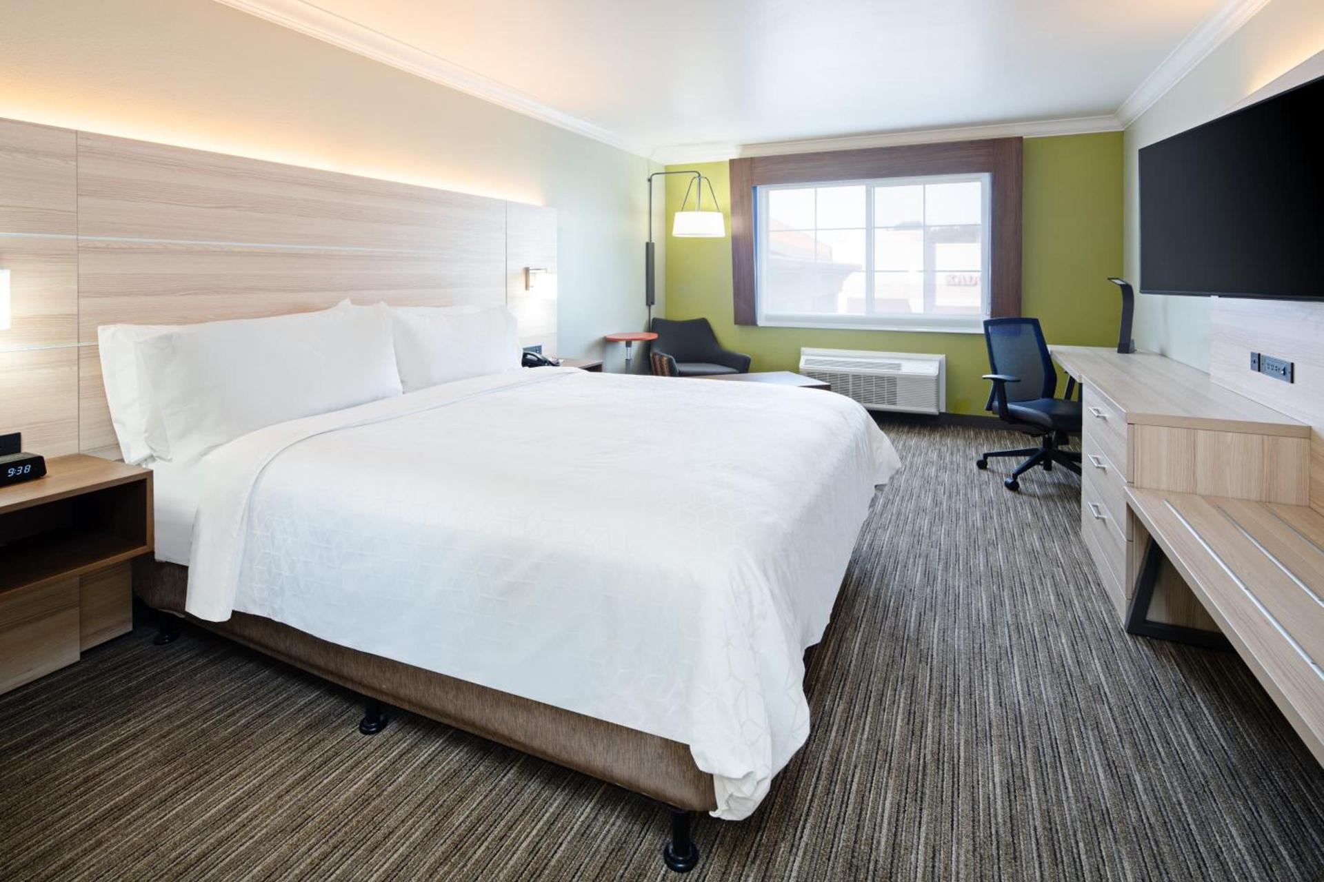Holiday Inn Express & Suites Watsonville by IHG photo 6
