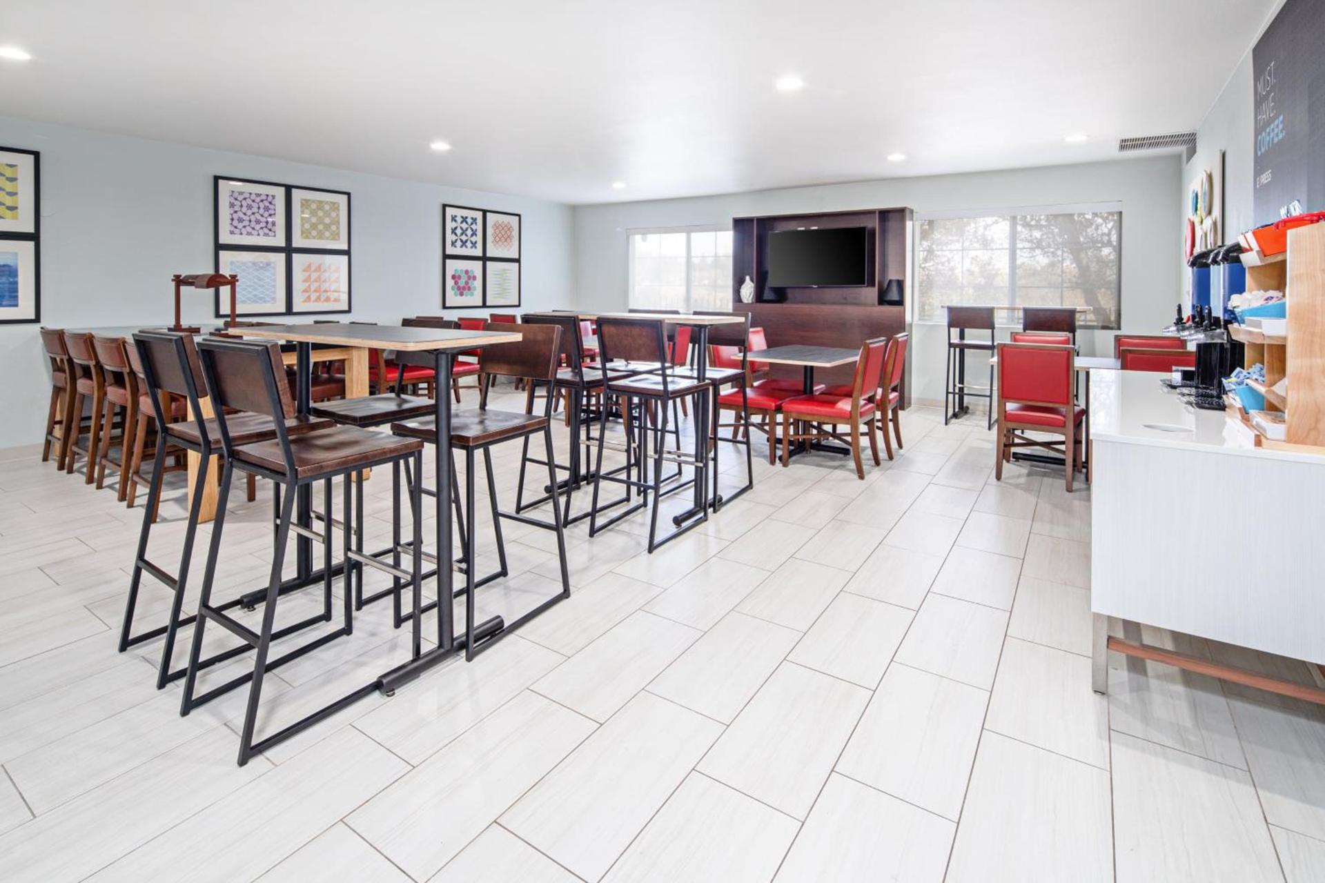 Holiday Inn Express & Suites Watsonville by IHG photo 30