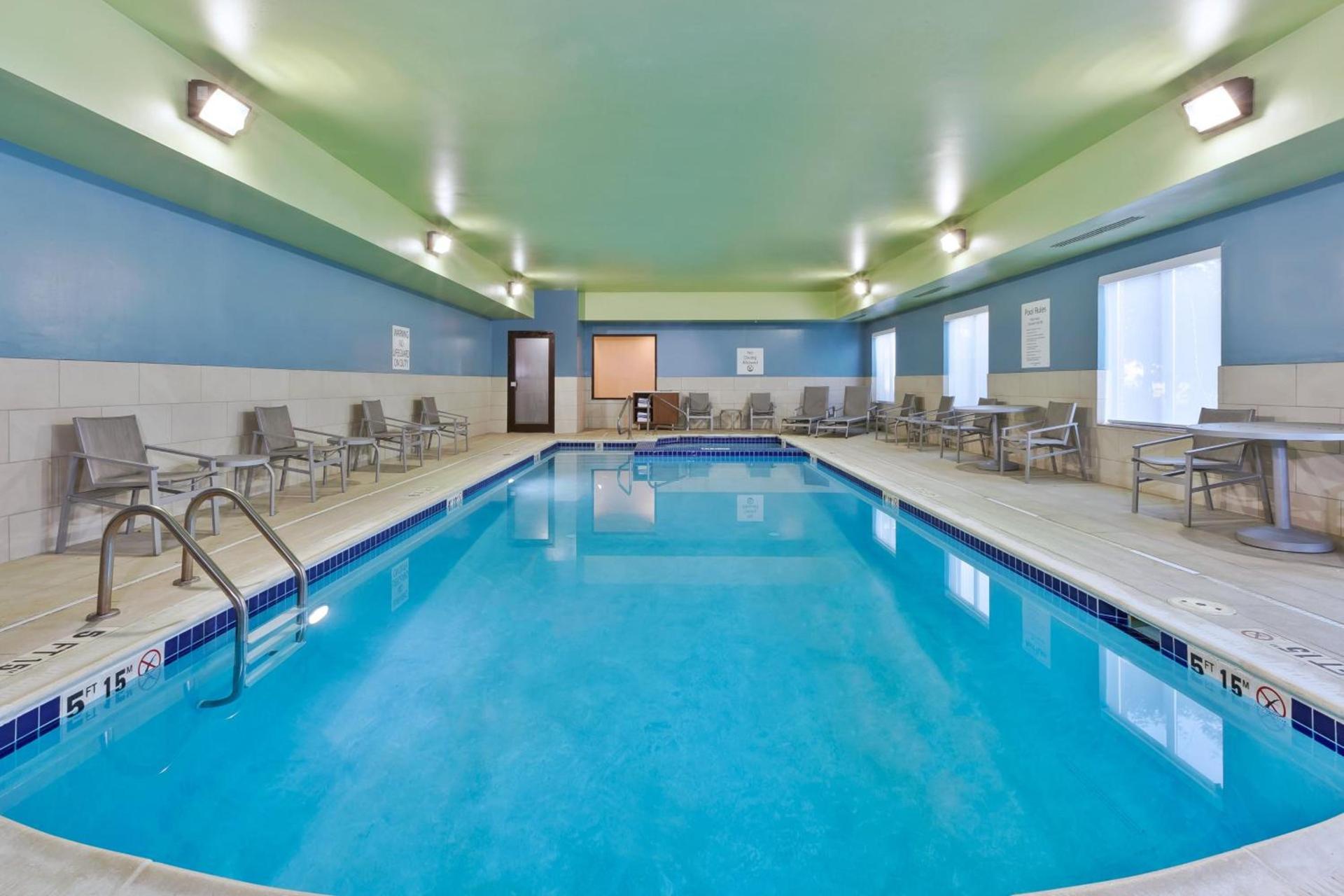 Holiday Inn Express Hotel & Suites Cleveland-Richfield by IHG photo 2