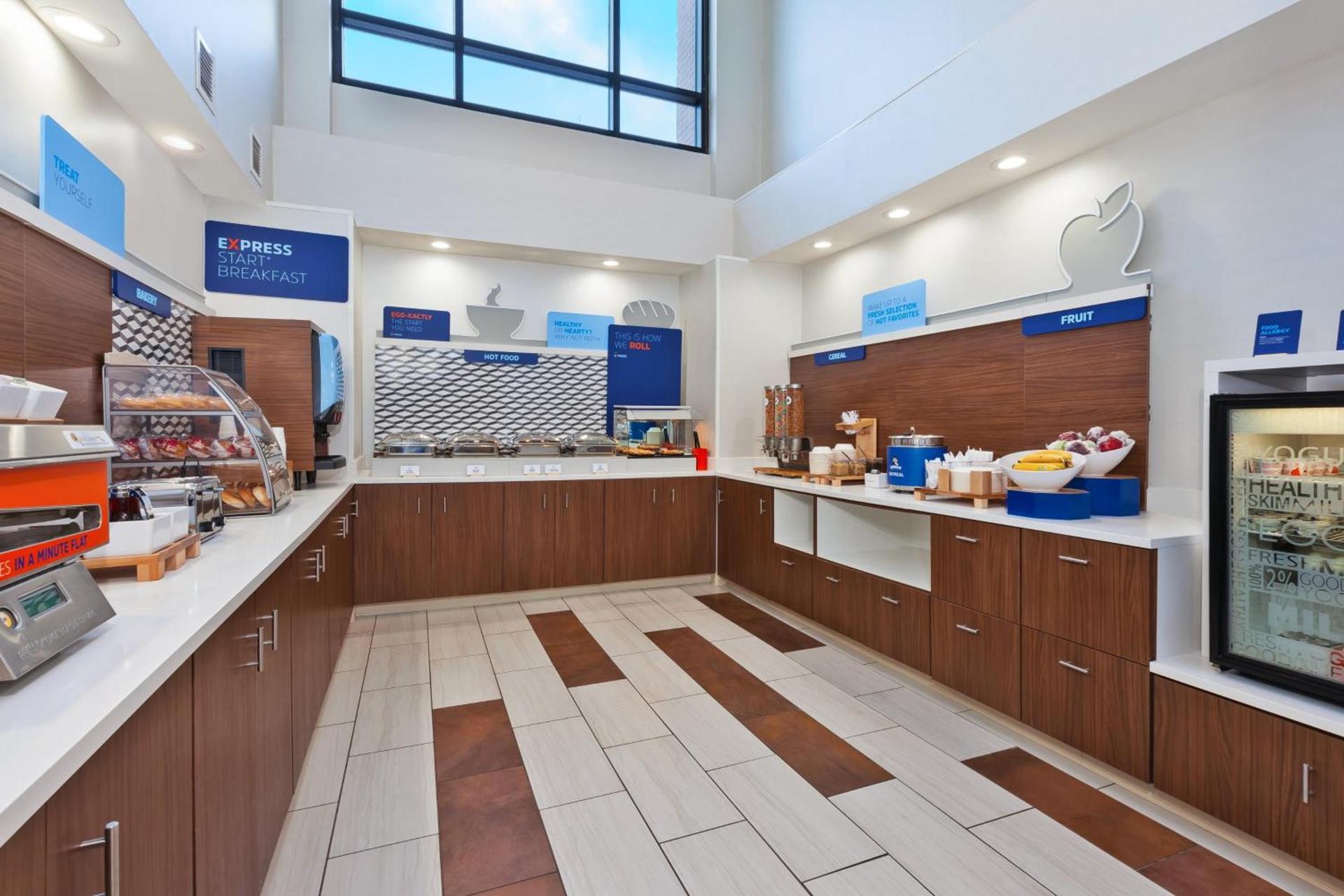 Holiday Inn Express Hotel & Suites Cleveland-Richfield by IHG photo 5