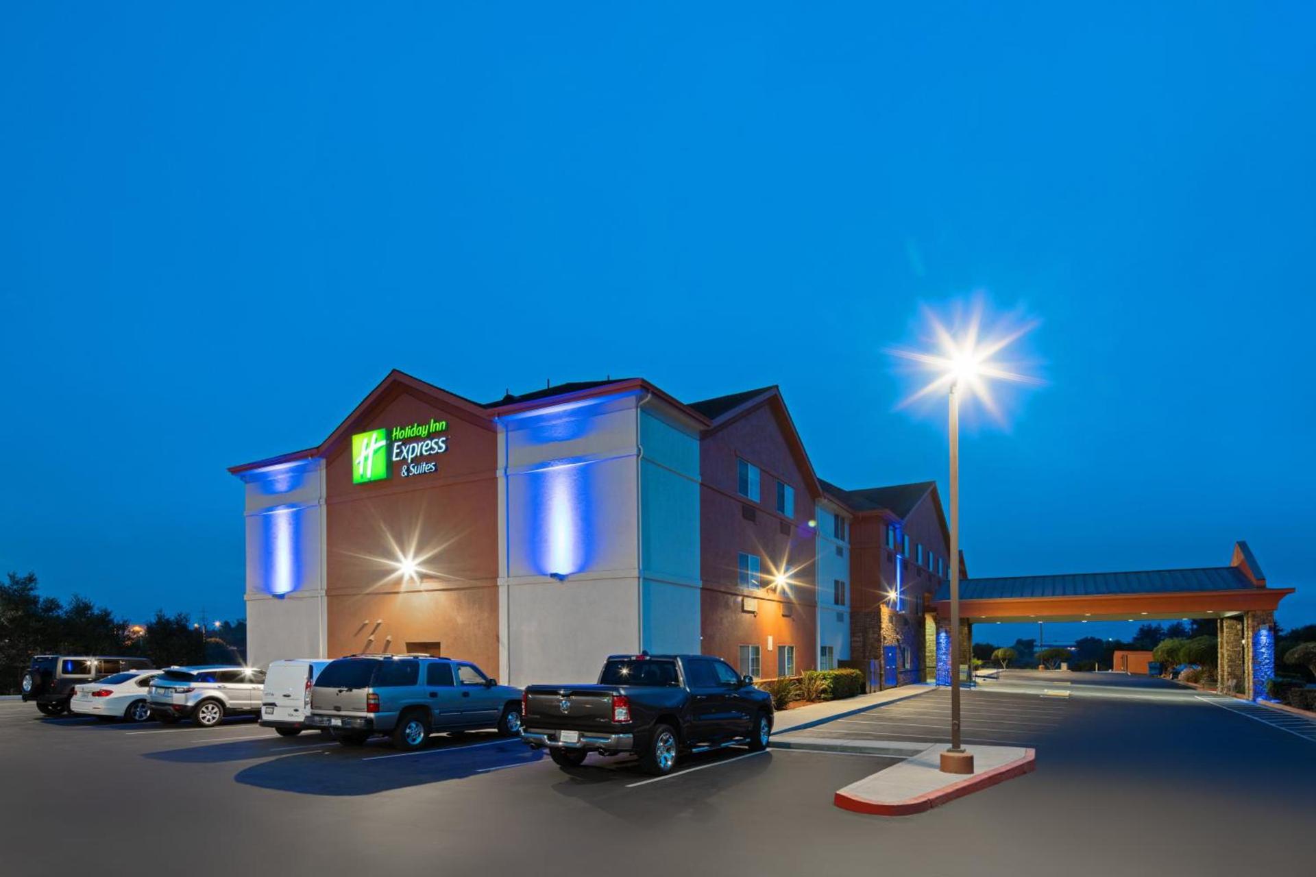 Holiday Inn Express & Suites Watsonville by IHG photo 4