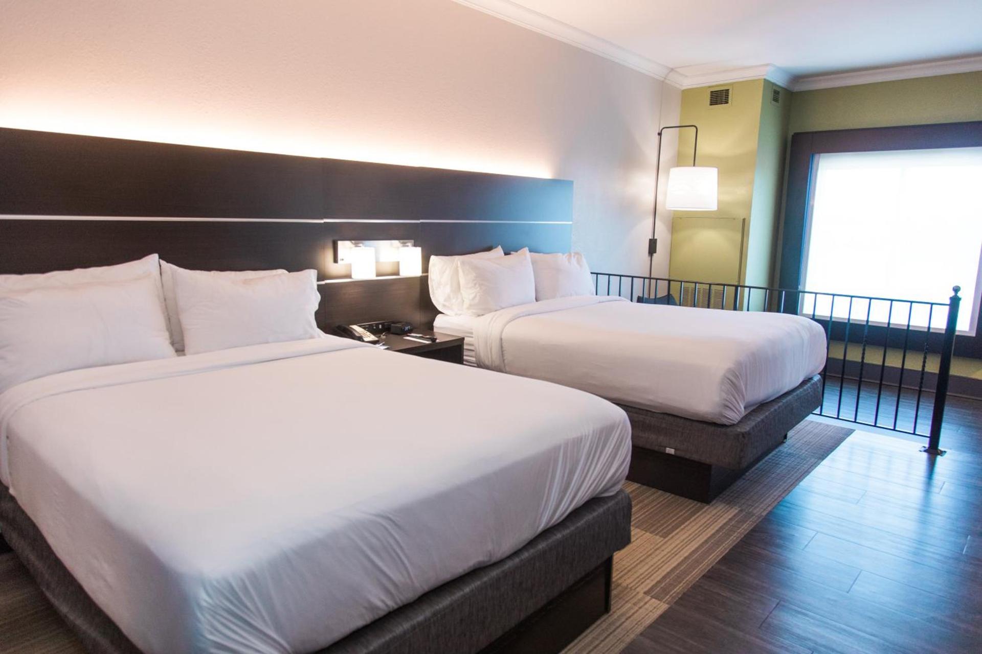 Holiday Inn Express & Suites Columbia-Fort Jackson by IHG photo 7