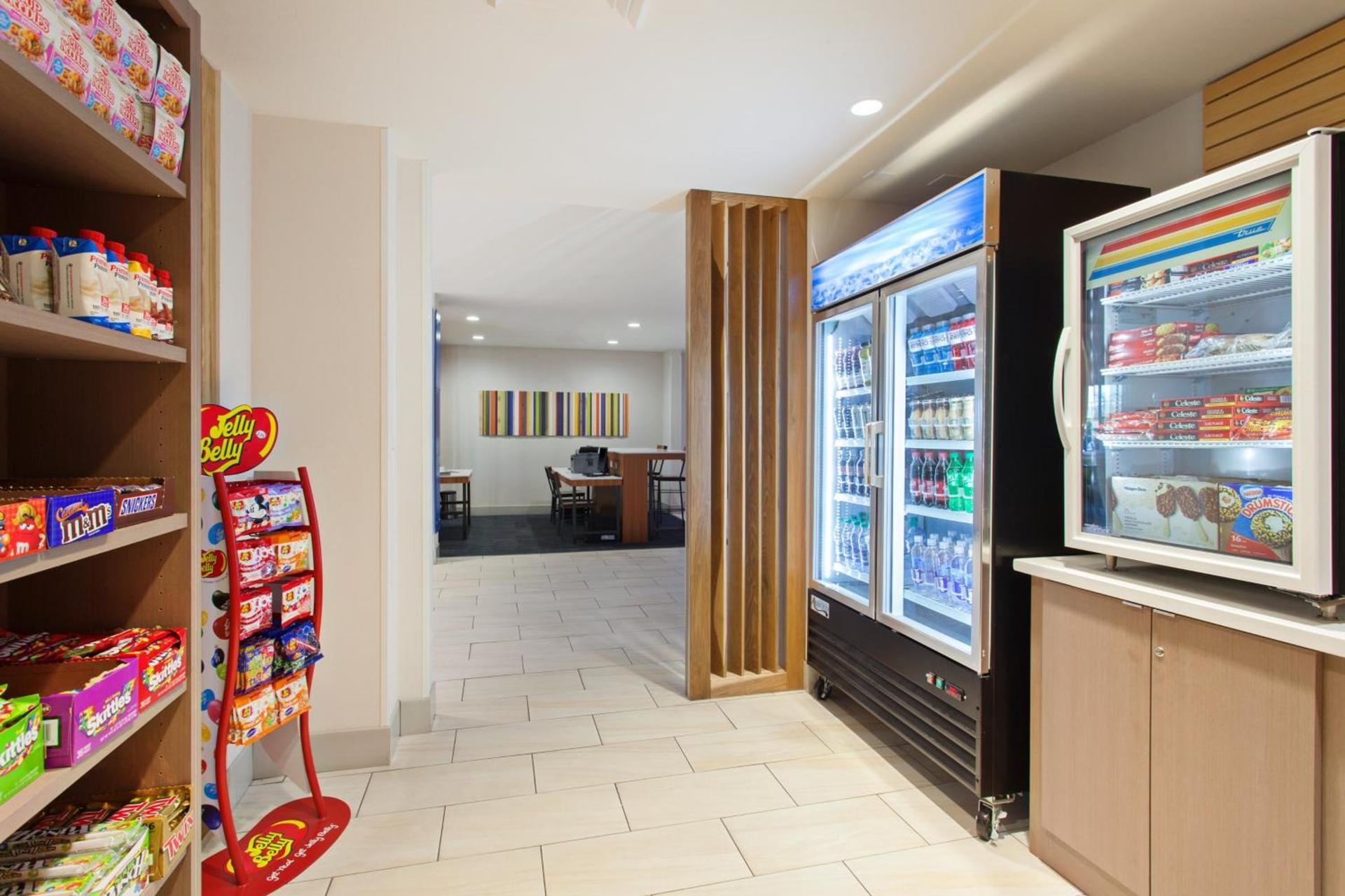 Holiday Inn Express & Suites Corona by IHG photo 25