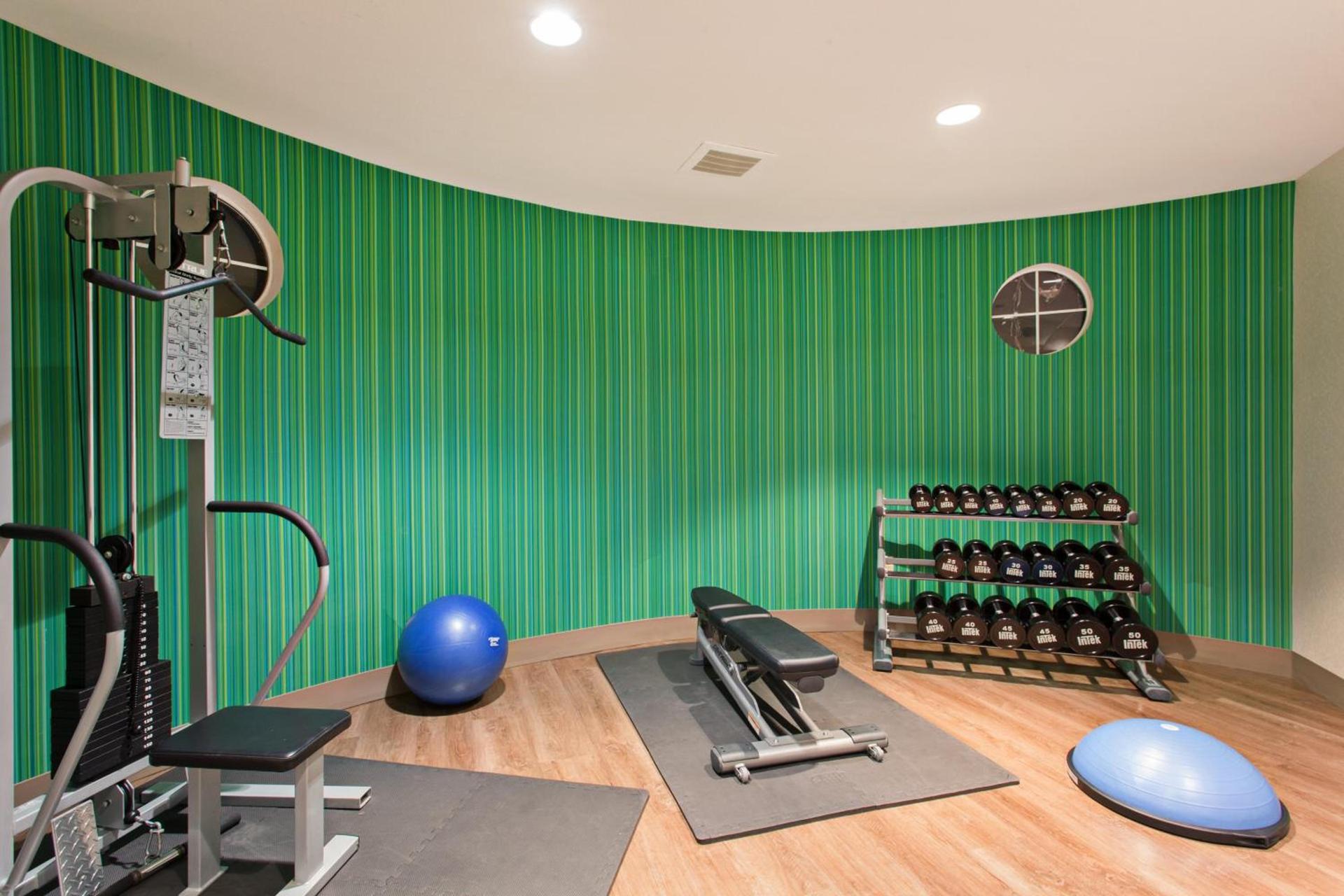 Holiday Inn Express & Suites Corona by IHG photo 23