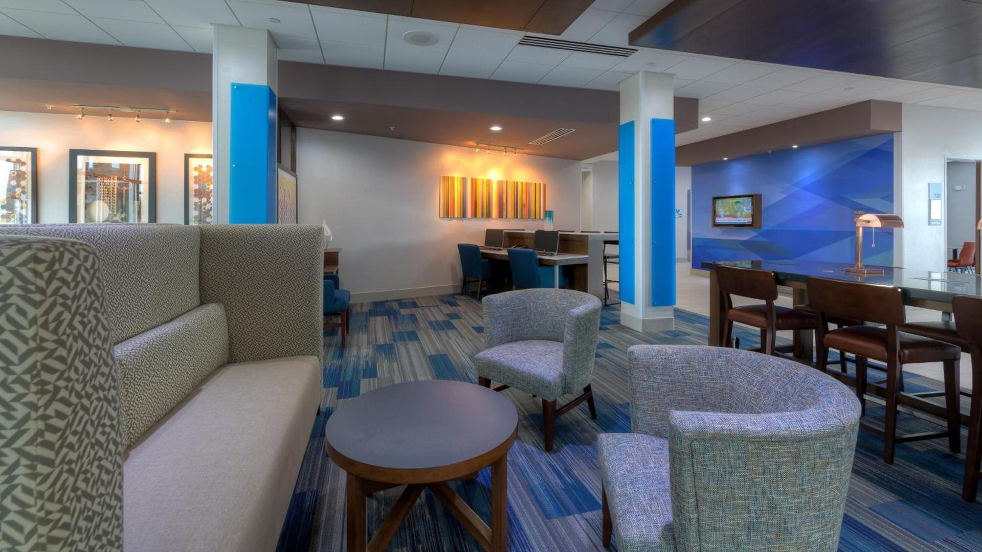 Holiday Inn Express & Suites Tulsa Midtown by IHG photo 25