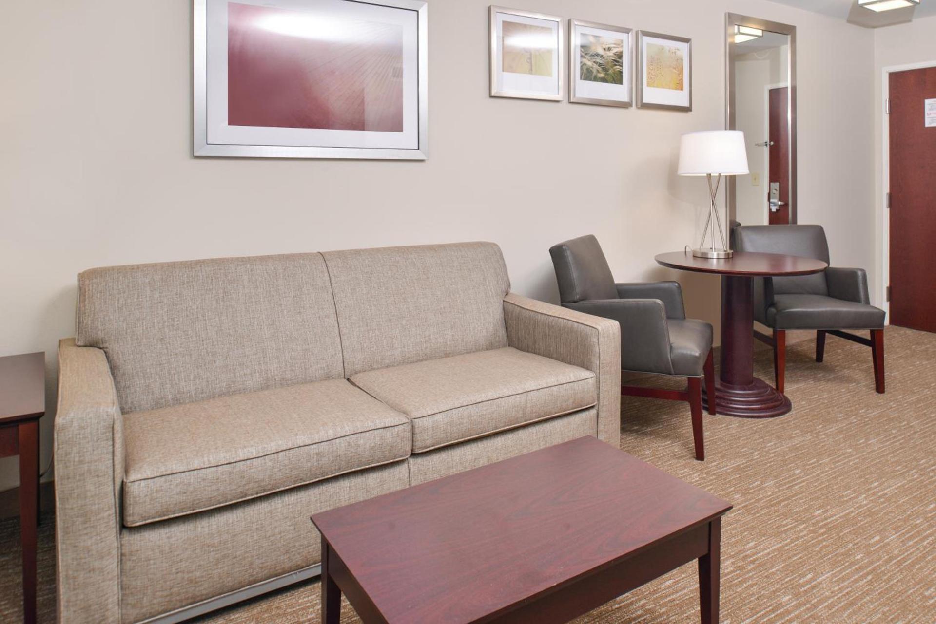 Holiday Inn Express Hotel & Suites Lafayette by IHG photo 30