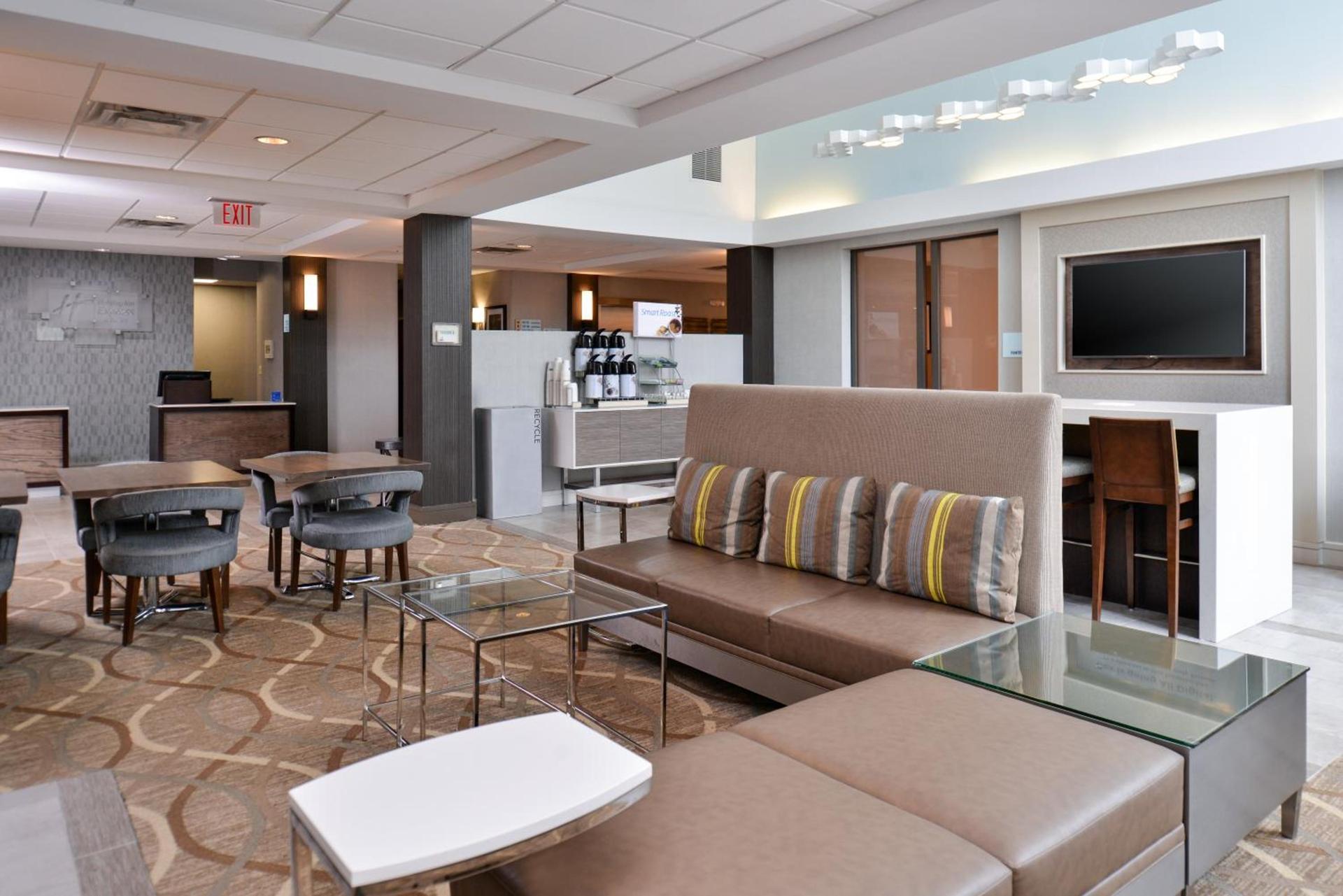 Holiday Inn Express Hotel & Suites Lafayette by IHG photo 6