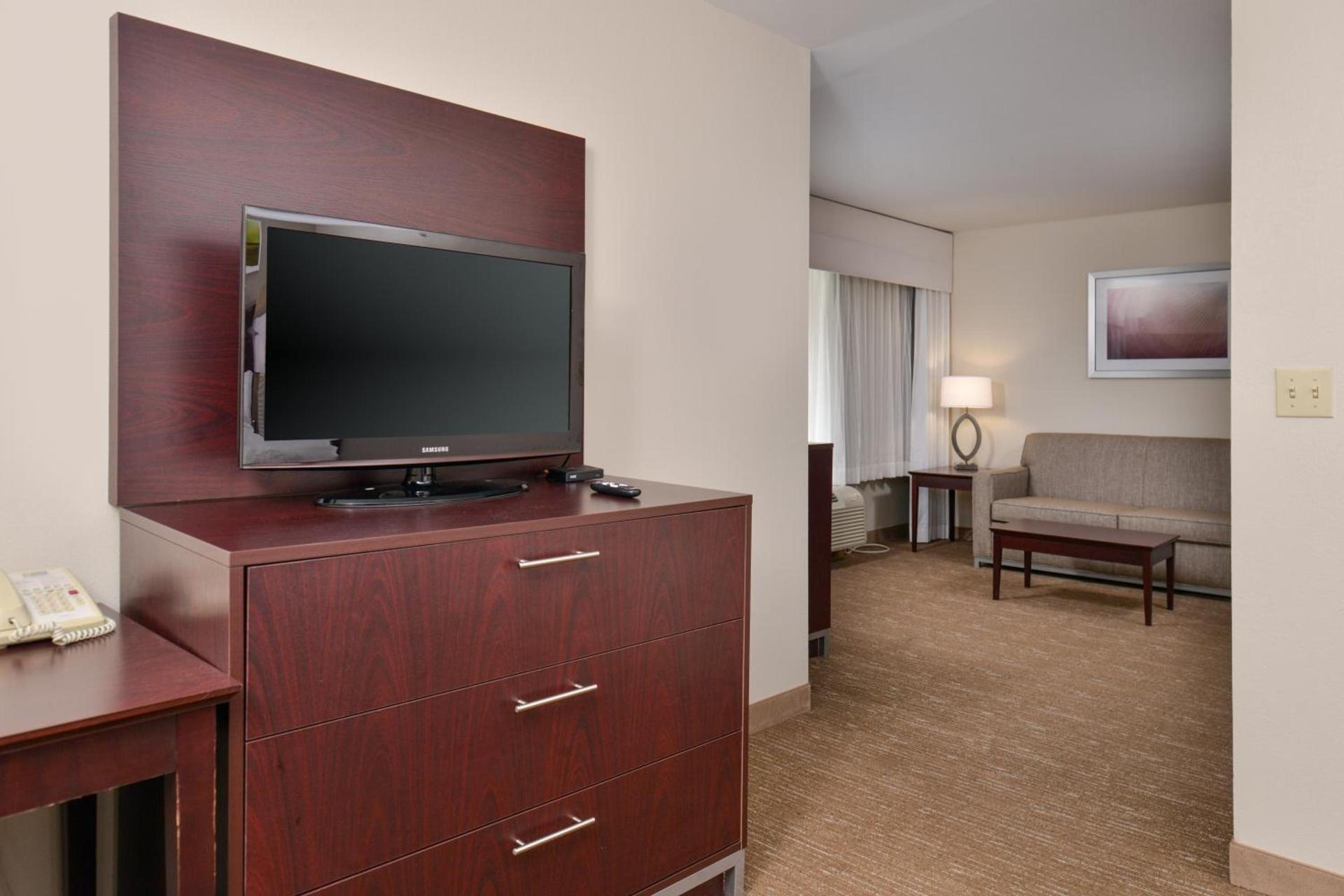Holiday Inn Express Hotel & Suites Lafayette by IHG photo 35