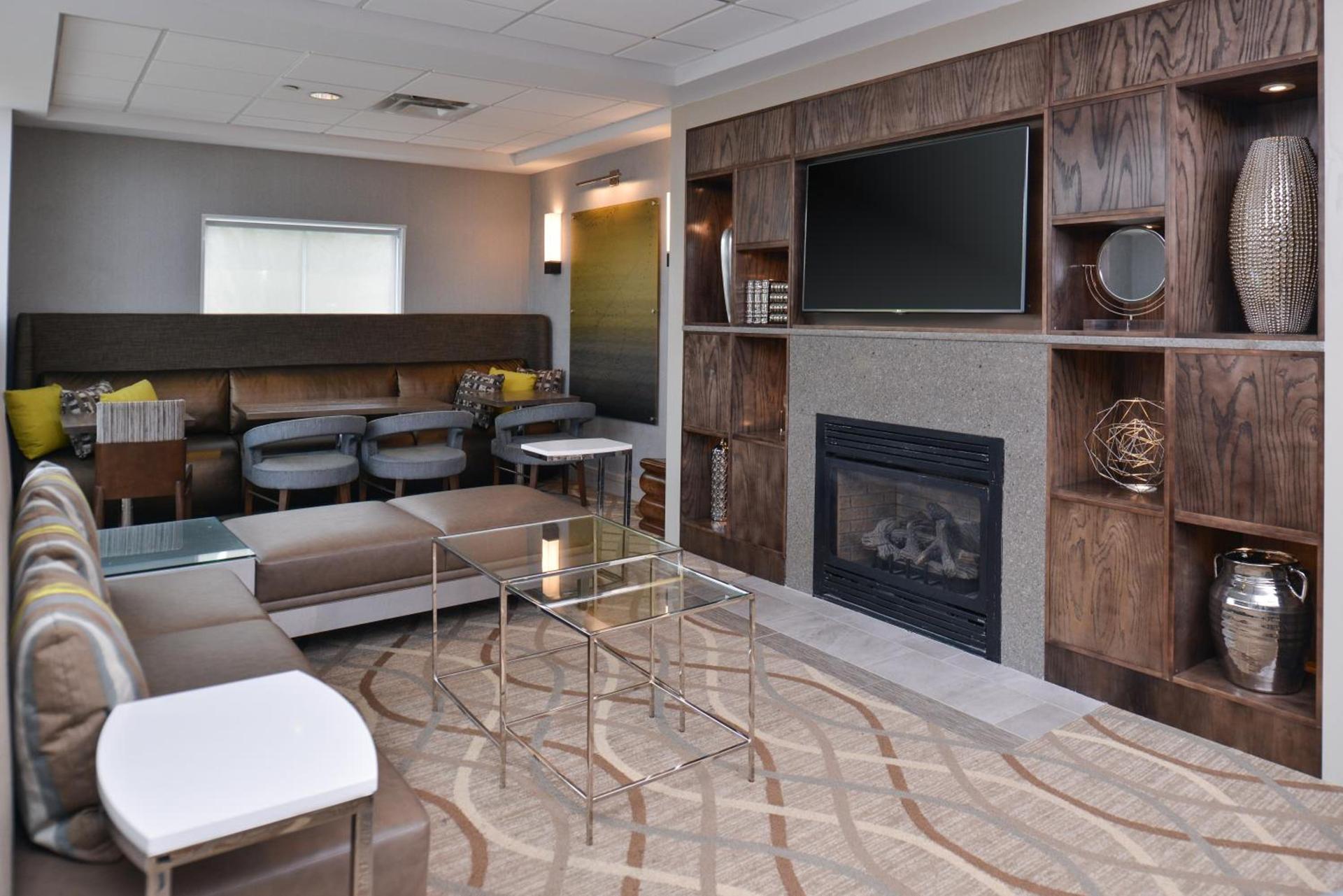 Holiday Inn Express Hotel & Suites Lafayette by IHG photo 10