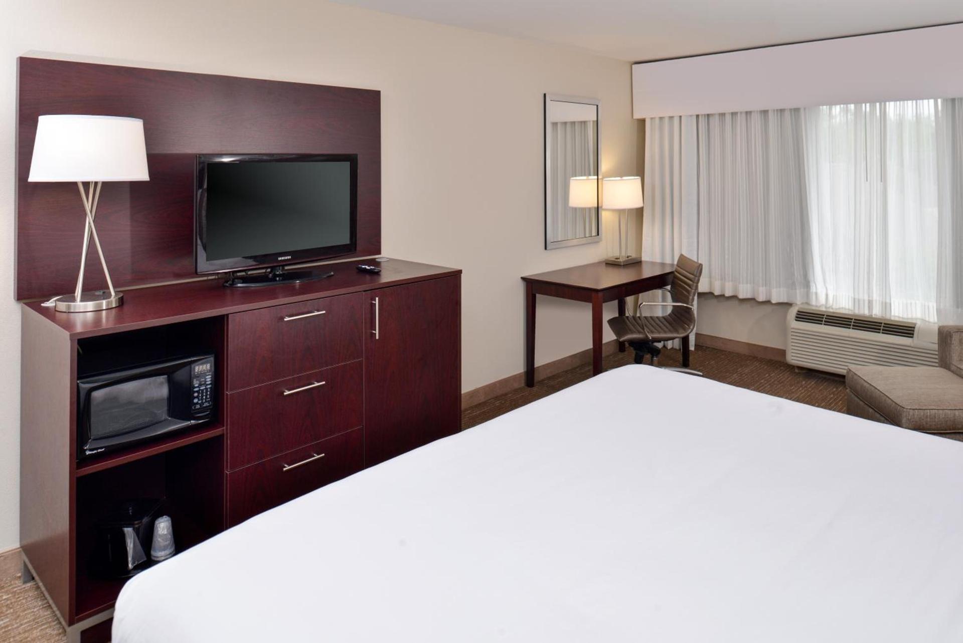 Holiday Inn Express Hotel & Suites Lafayette by IHG photo 29