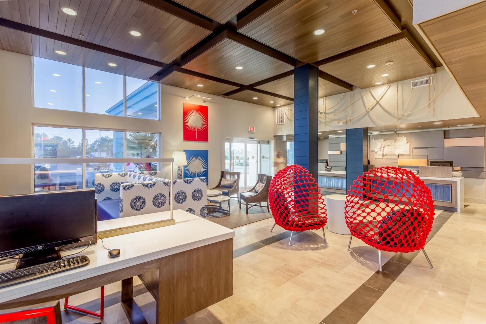 Holiday Inn Express Orange Beach - On The Beach by IHG photo 5