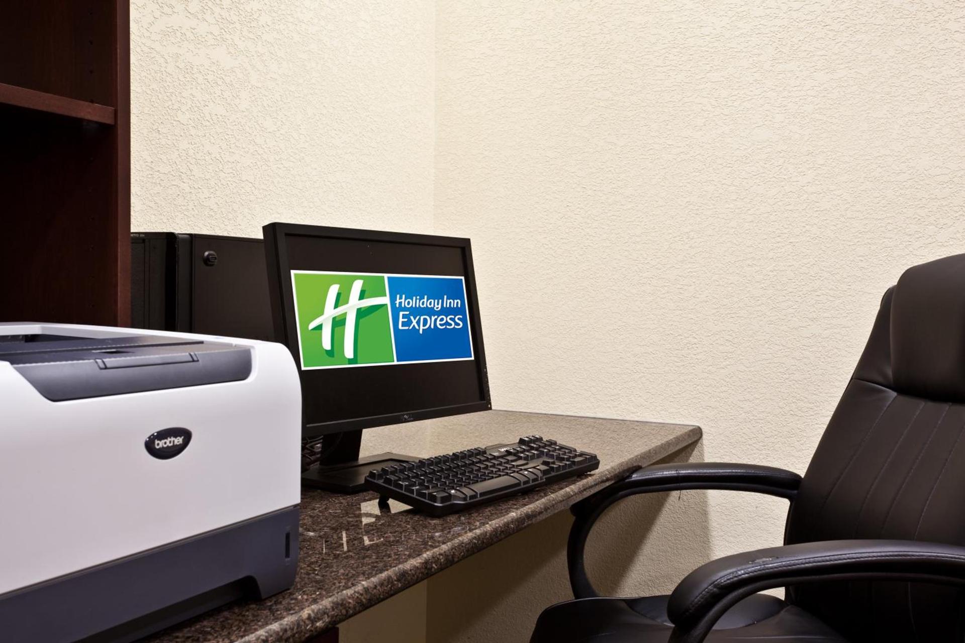 Holiday Inn Express & Suites Chicago West-O'Hare Arpt Area by IHG photo 9