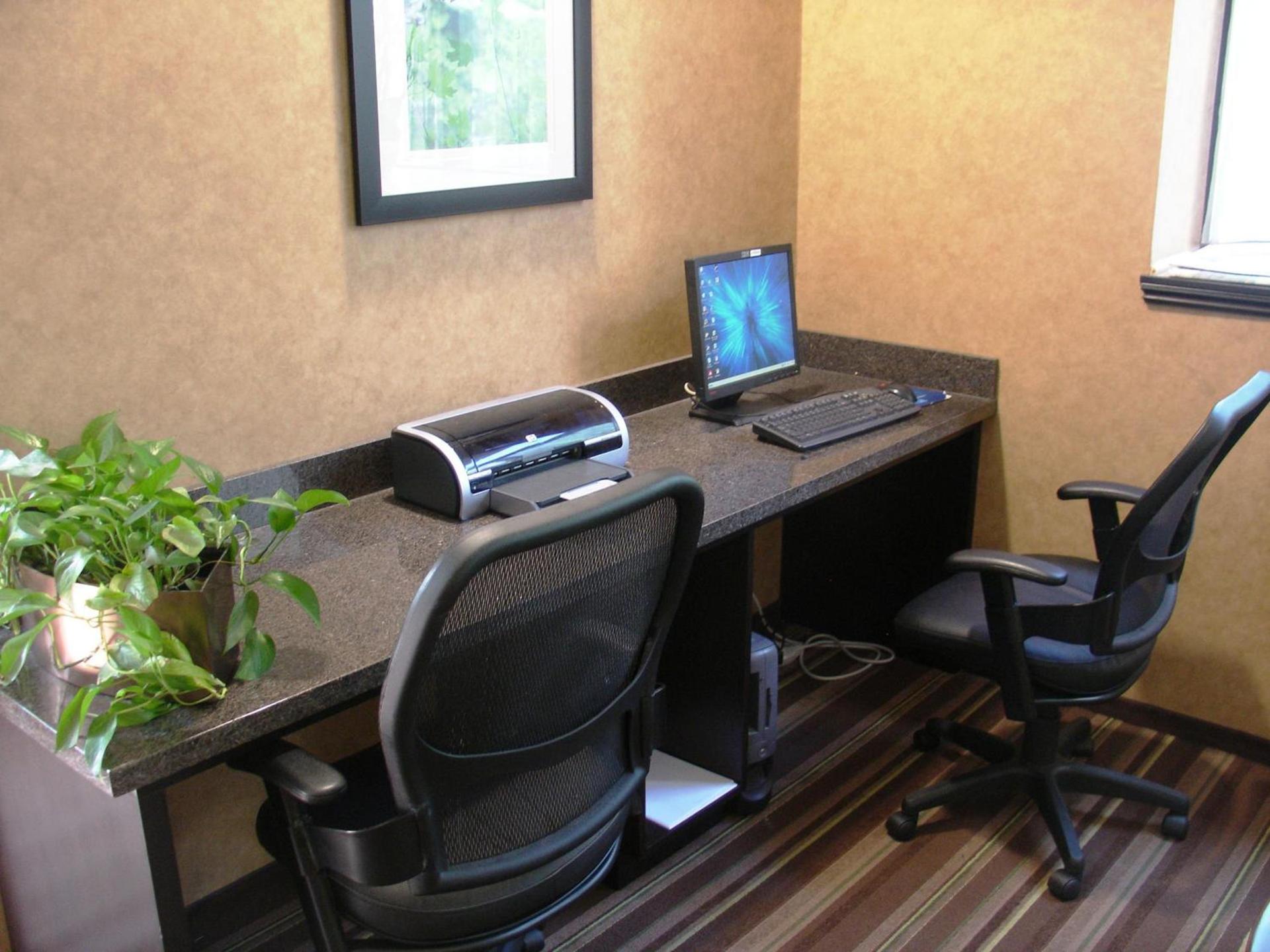 Armoni Inn & Suites photo 13