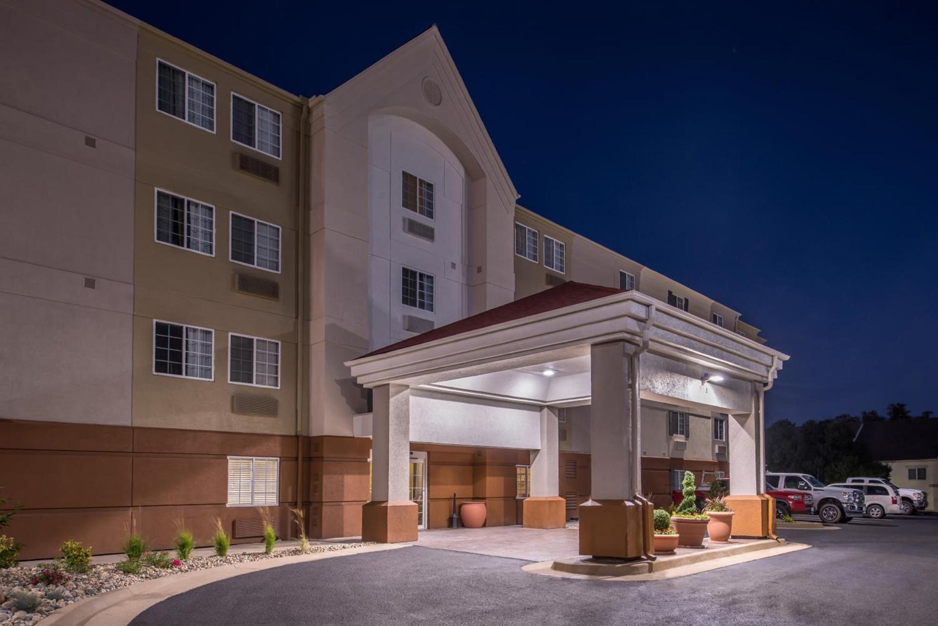 Candlewood Suites - Topeka West by IHG photo 14