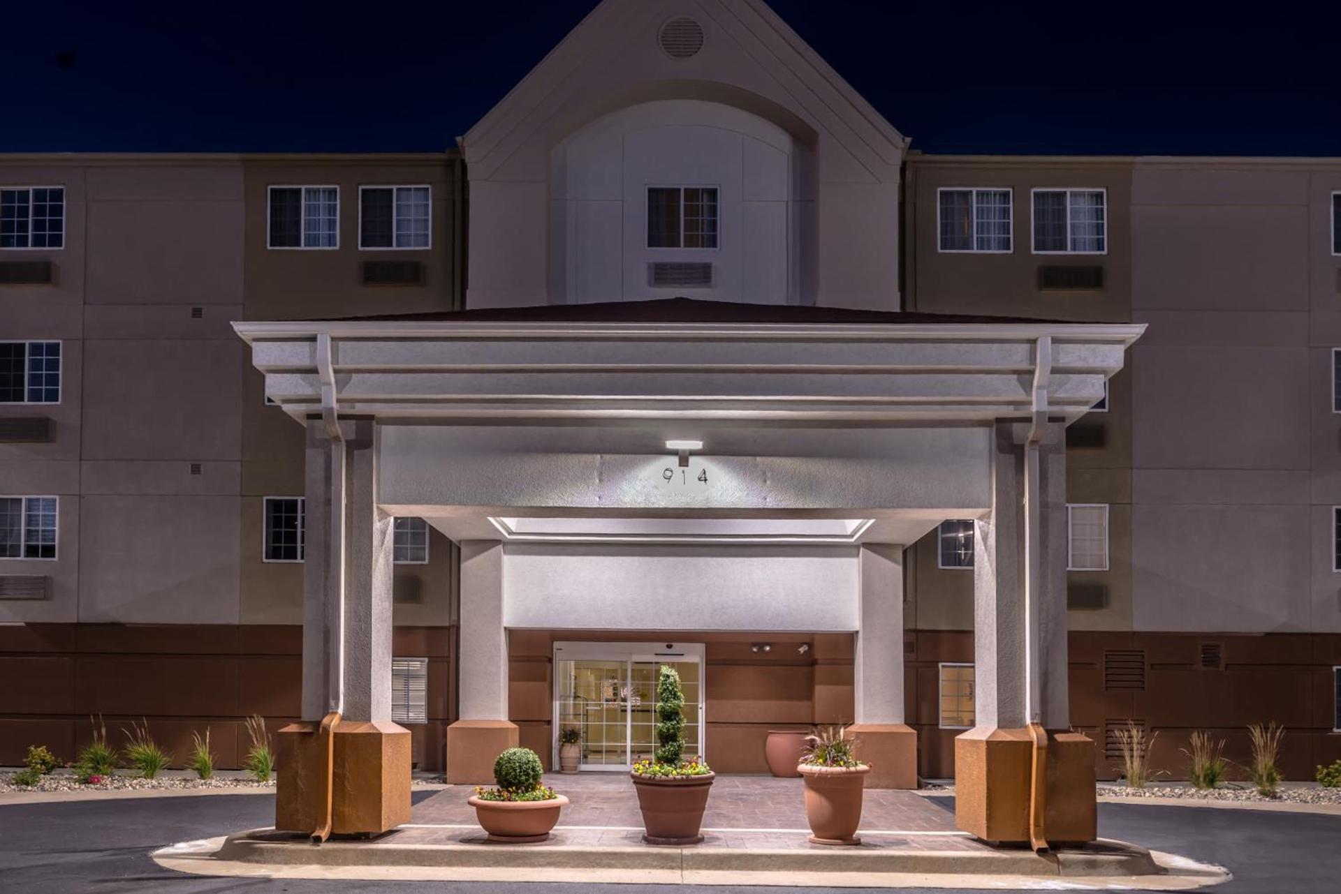 Candlewood Suites - Topeka West by IHG photo 11