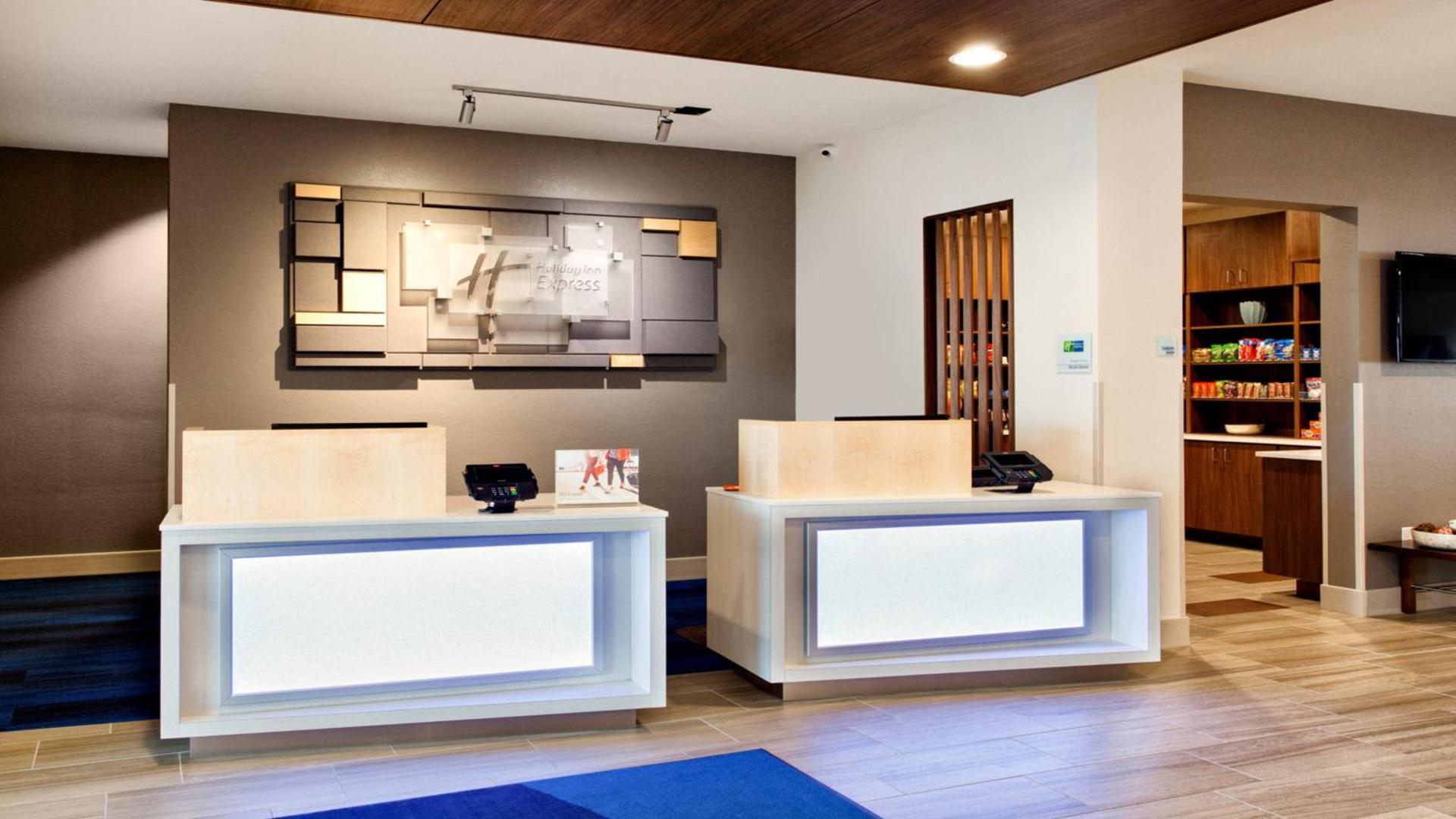 Holiday Inn Express Lake Wales North-Winter Haven by IHG photo 6