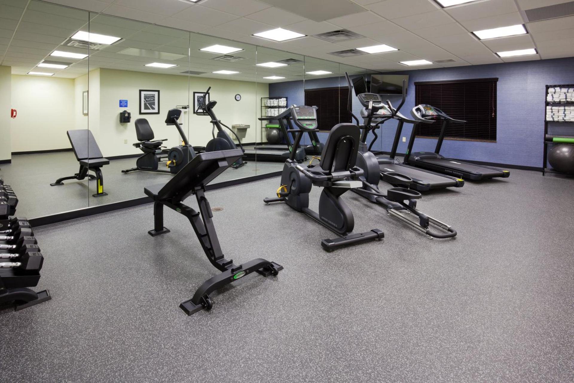 Holiday Inn Express & Suites Fort Dodge by IHG photo 21