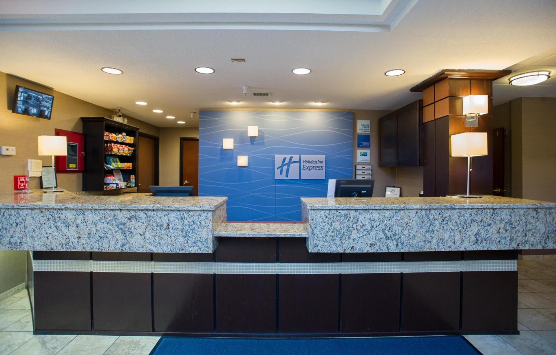 Holiday Inn Express & Suites Topeka West I-70 Wanamaker by IHG photo 9