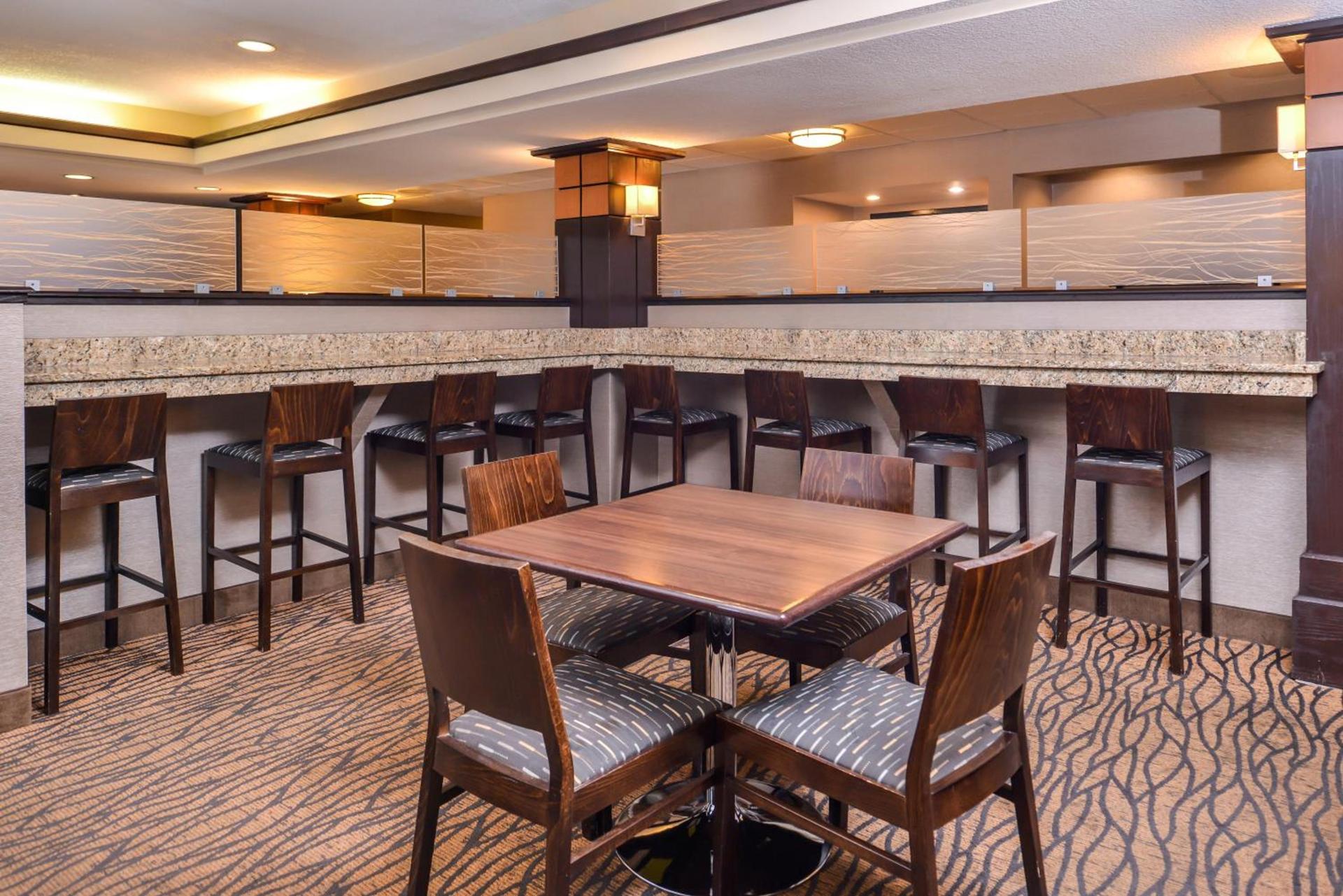 Holiday Inn Express & Suites Topeka West I-70 Wanamaker by IHG photo 42