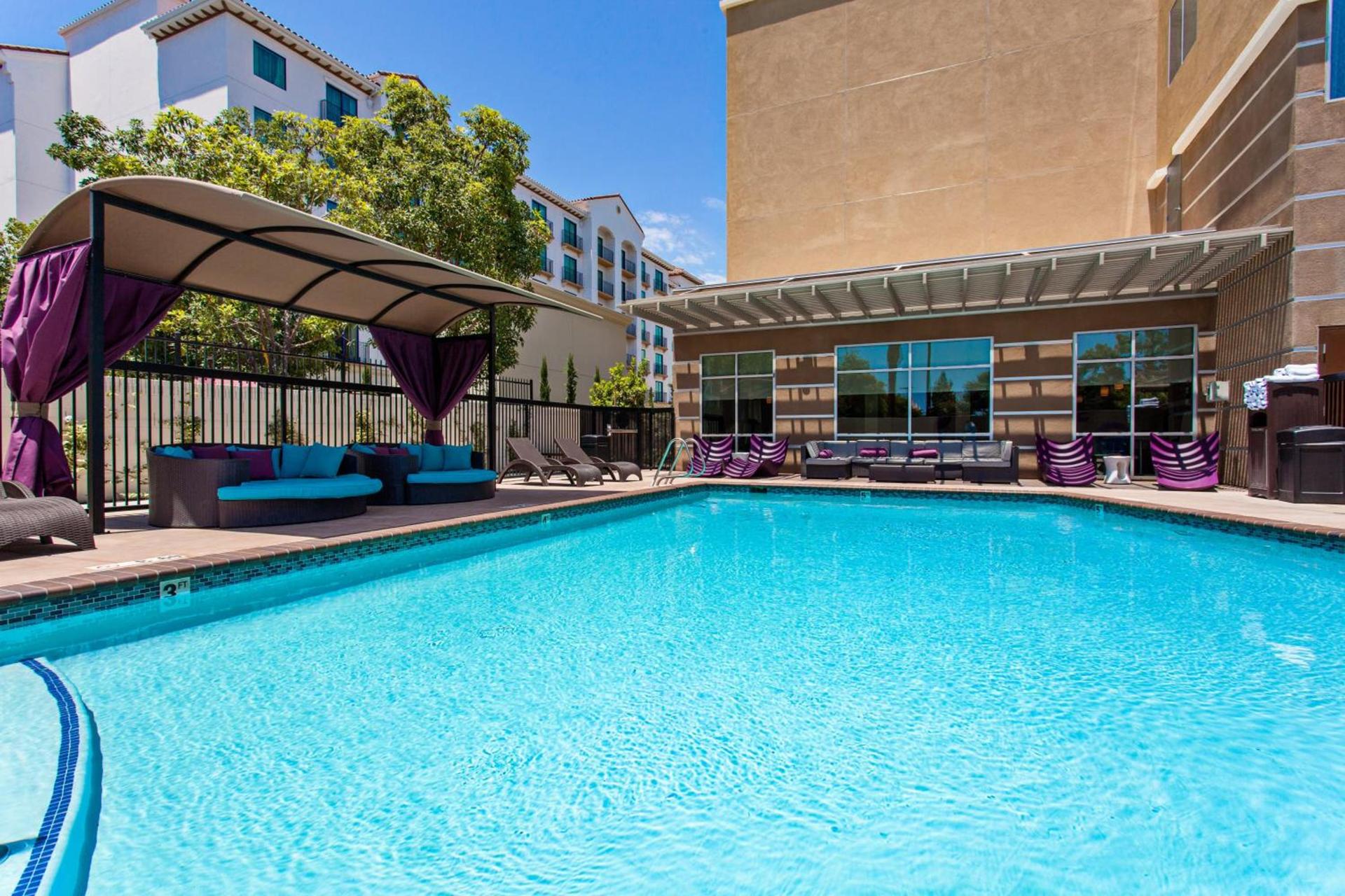 Holiday Inn Express & Suites Anaheim Resort Area by IHG photo 44