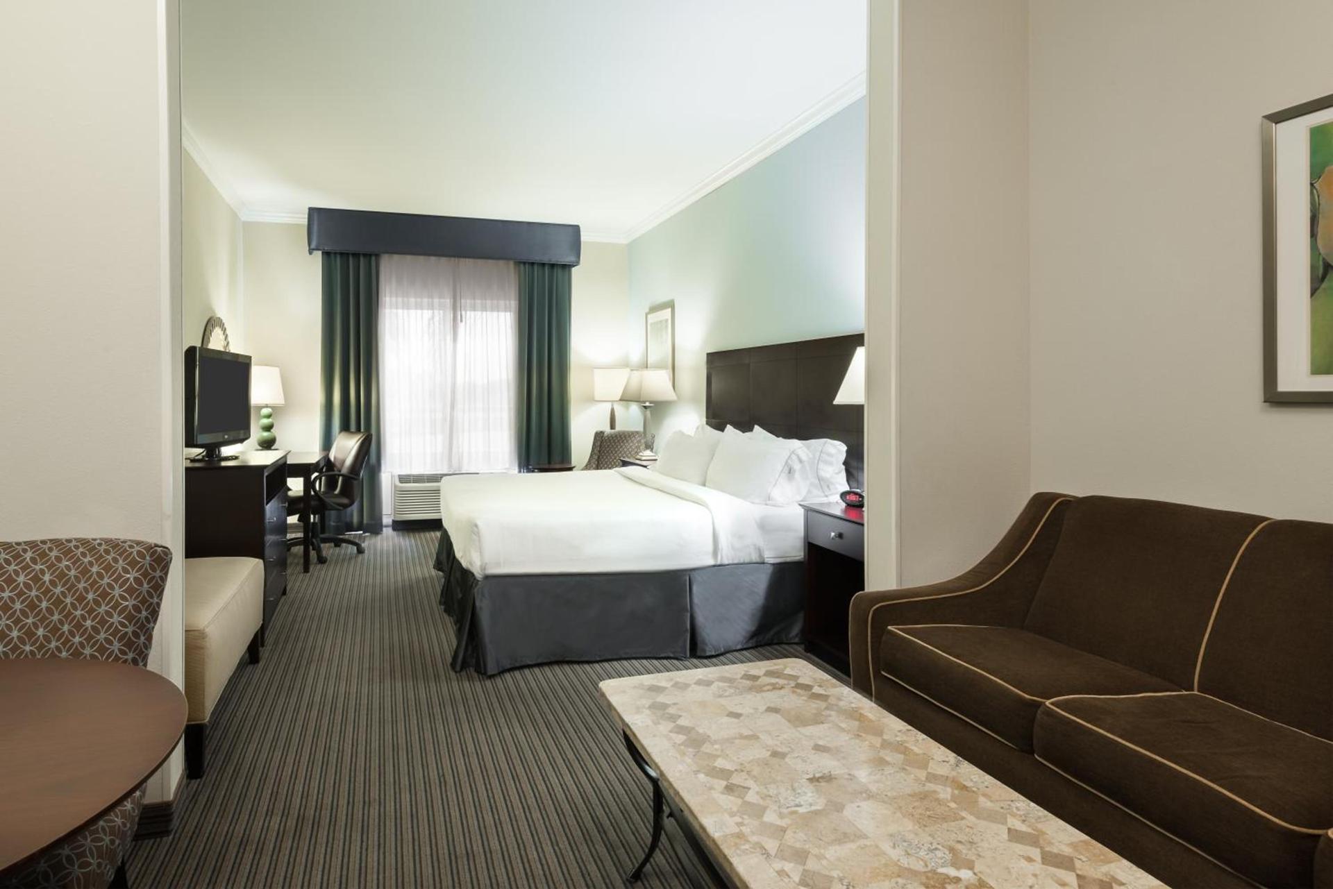 Holiday Inn Express Hotel & Suites New Iberia - Avery Island by IHG photo 38