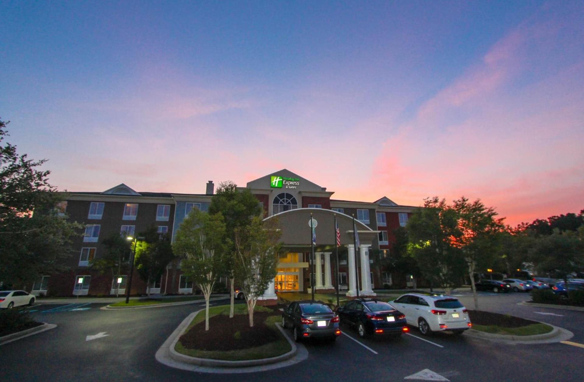 Holiday Inn Express Hotel & Suites Charleston - North by IHG photo 1
