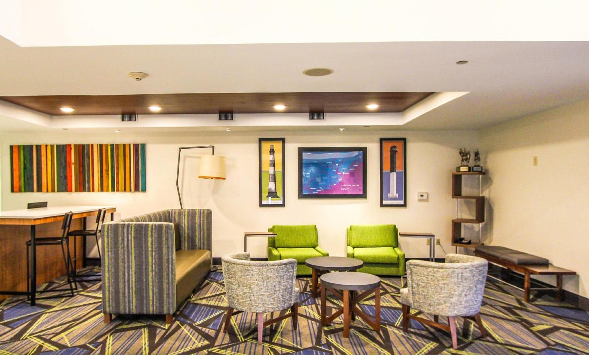 Holiday Inn Express Hotel & Suites Charleston - North by IHG photo 2