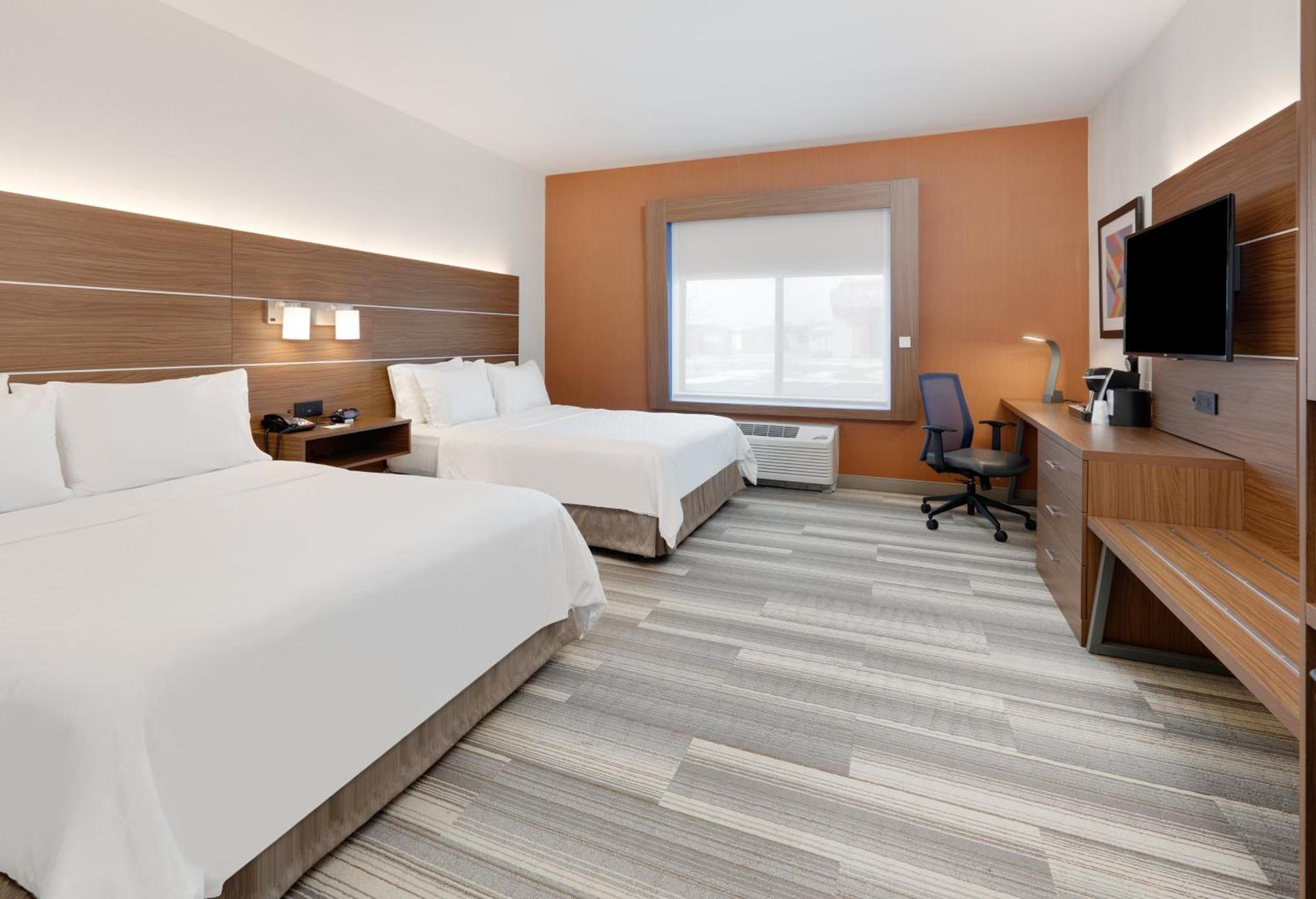 Holiday Inn Express & Suites Mitchell by IHG photo 39
