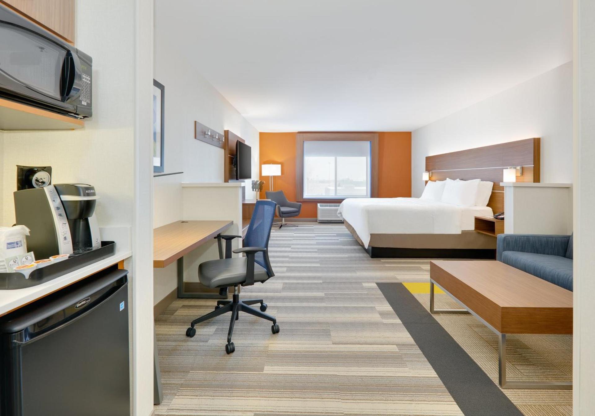 Holiday Inn Express & Suites Mitchell by IHG photo 45