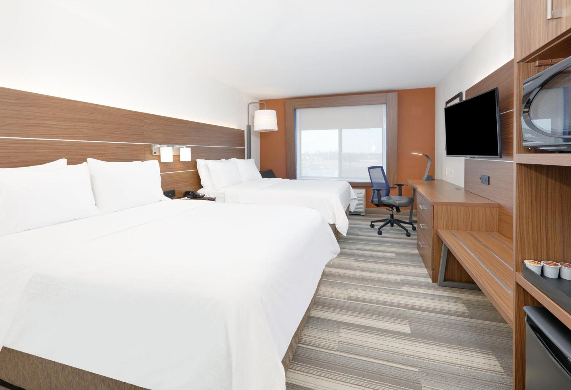 Holiday Inn Express & Suites Mitchell by IHG photo 36