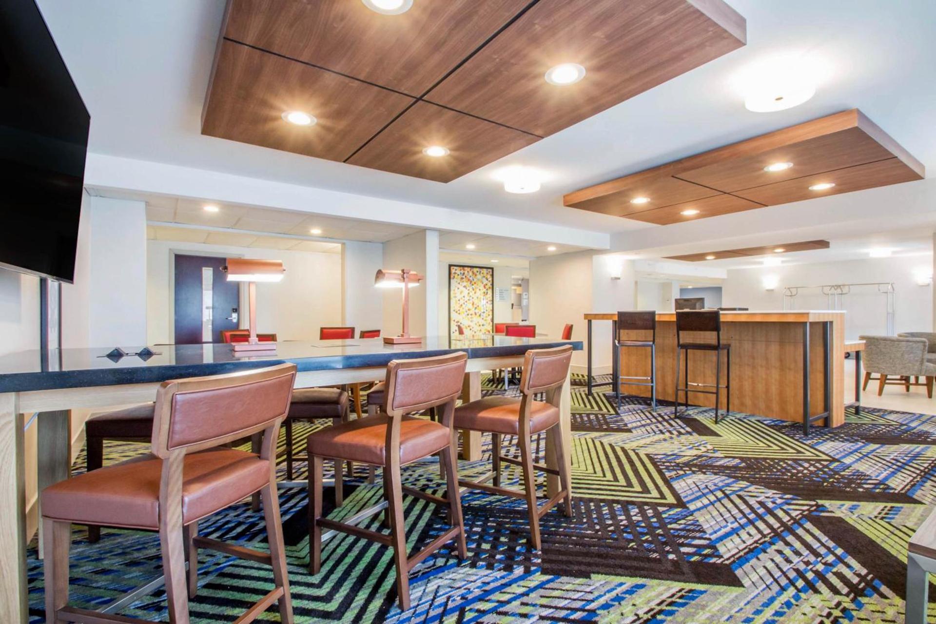 Holiday Inn Express & Suites - Albany Airport - Wolf Road by IHG photo 12
